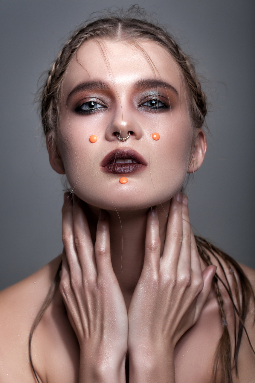 摄影后期用ps对人像照片精修调整,主要是处理哪些细节? 摄影后期的人