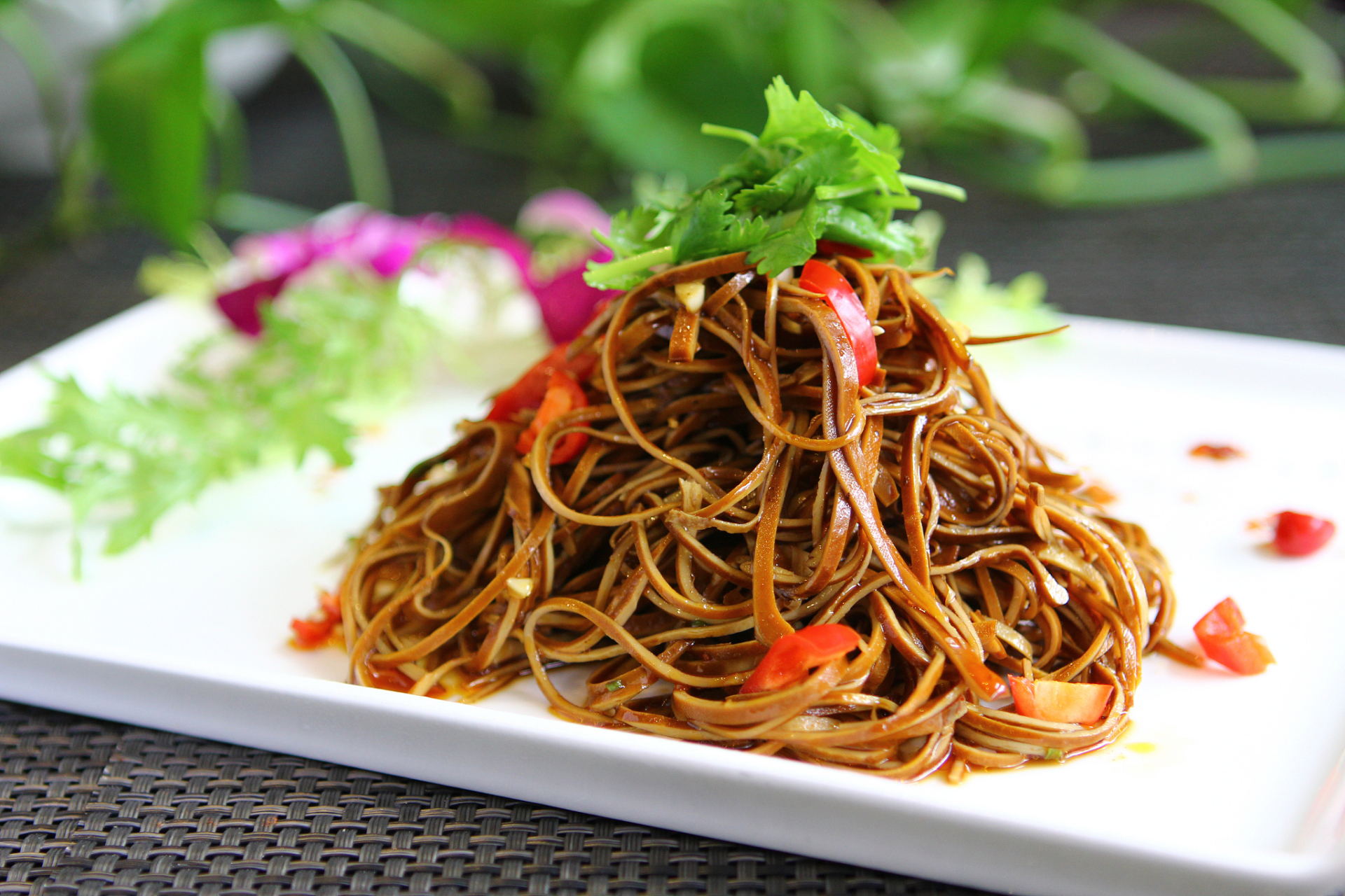 凉拌千张丝怎么做才好吃呢?分享我的做法,喜欢的朋友可以试试.