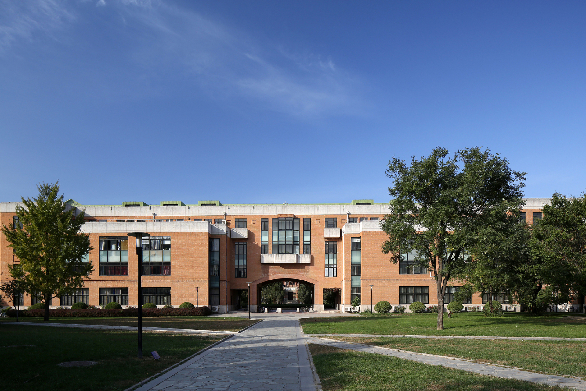 民办大学和公办大学有什么区别 民办大学和公办大学的主要区别在于