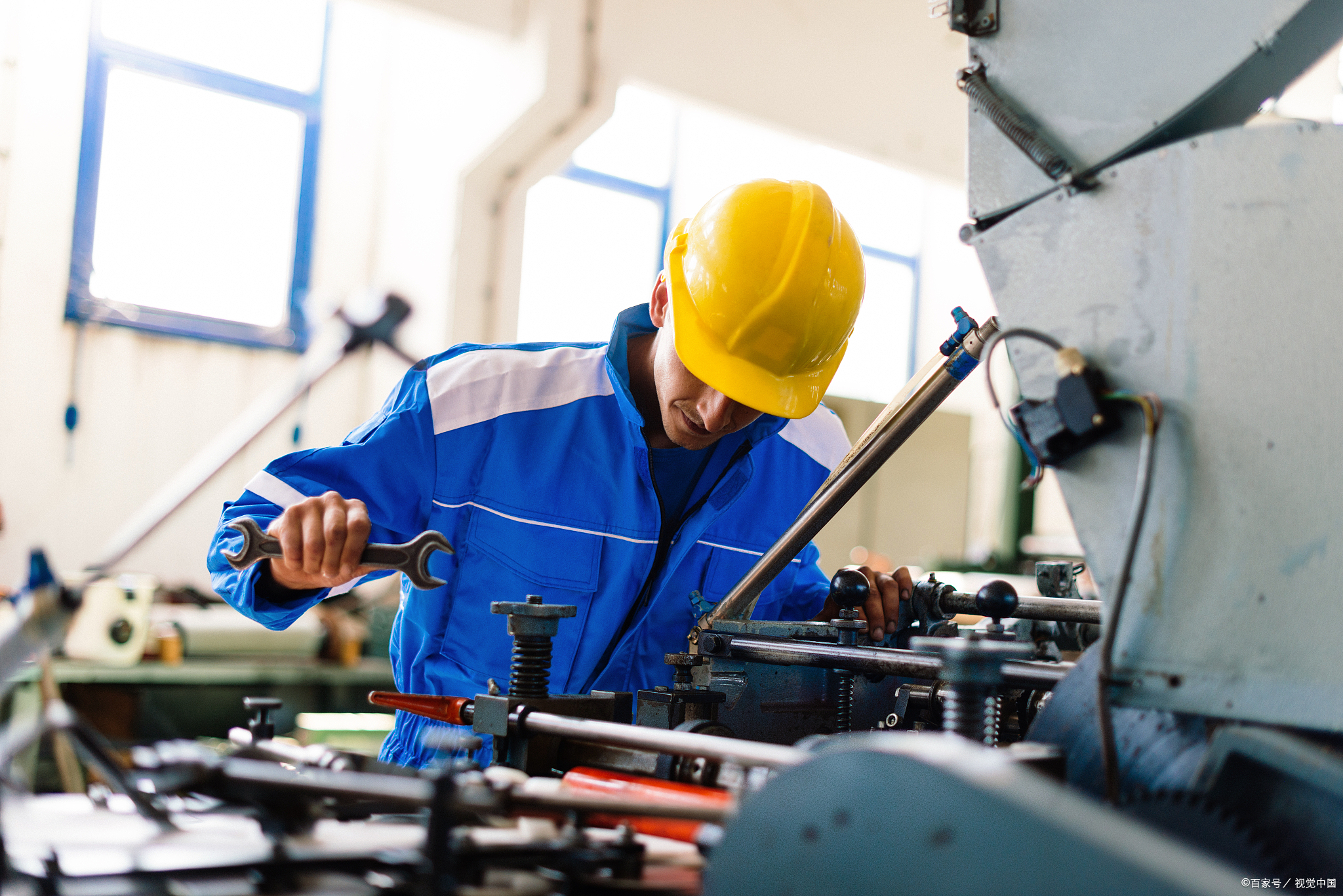 如何考电工一二级技师证