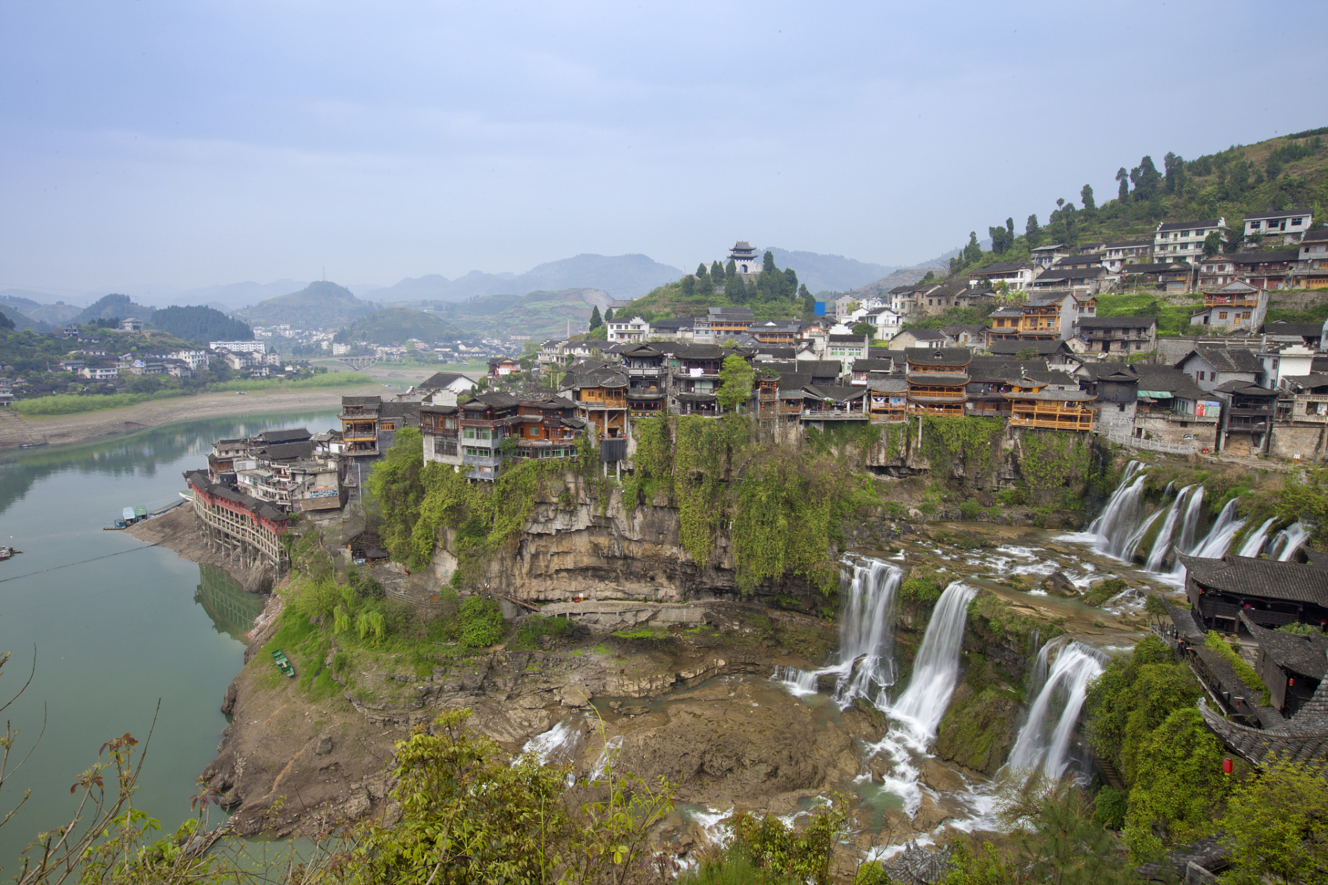 夏日闪光旅行家# 湖南有一个芙蓉镇:这里是电影取景地,夏天的时候
