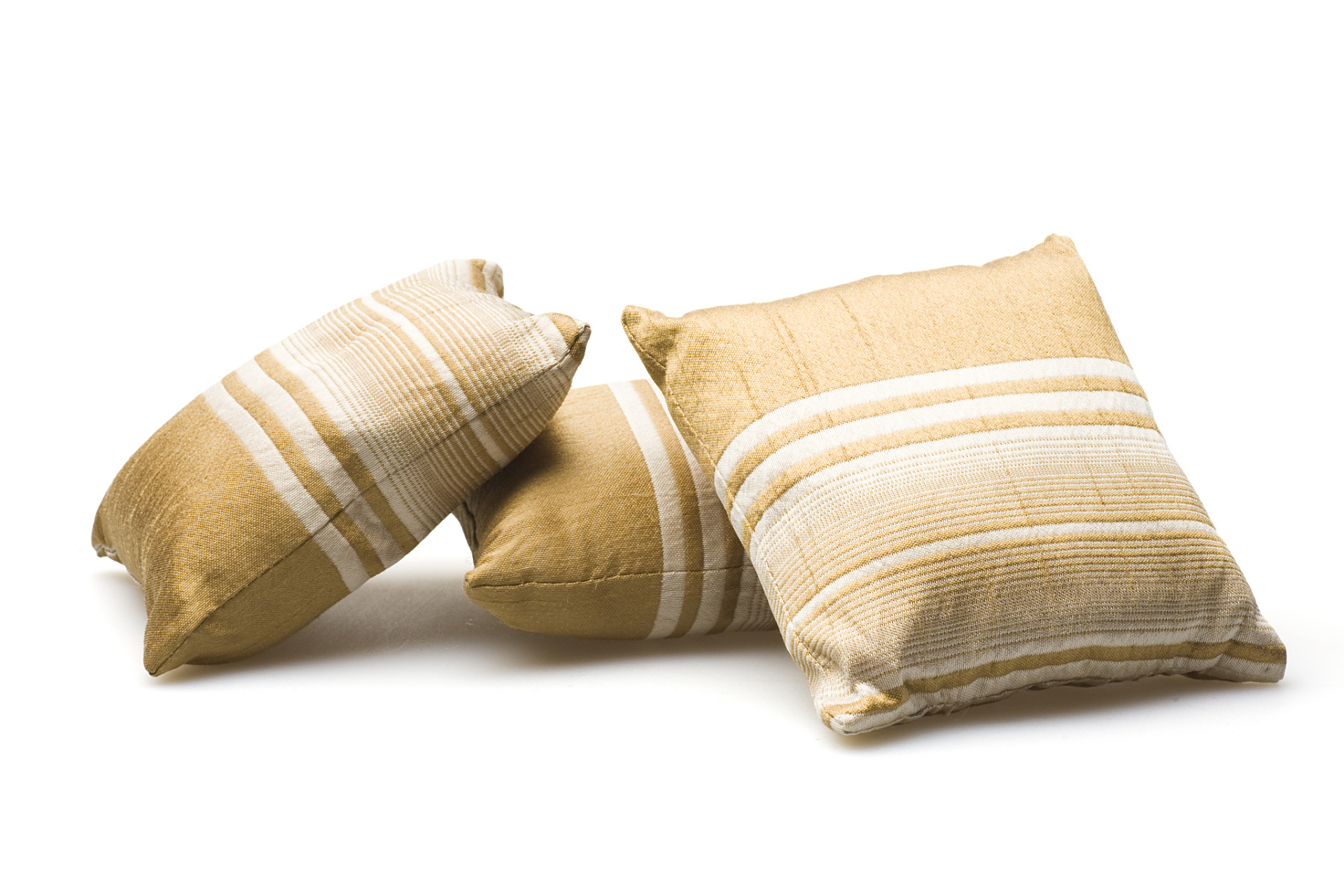 自制蒲棒枕头降血脂【仅供参考】  高脂血症严重威胁着中老年人的健康