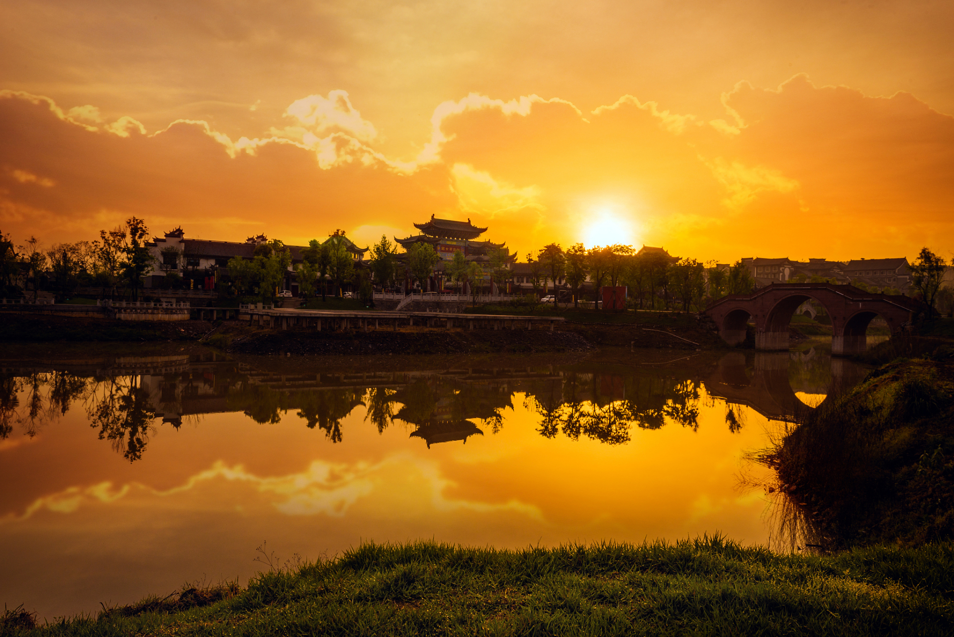 早上10点左右到达常德汉寿. 2.