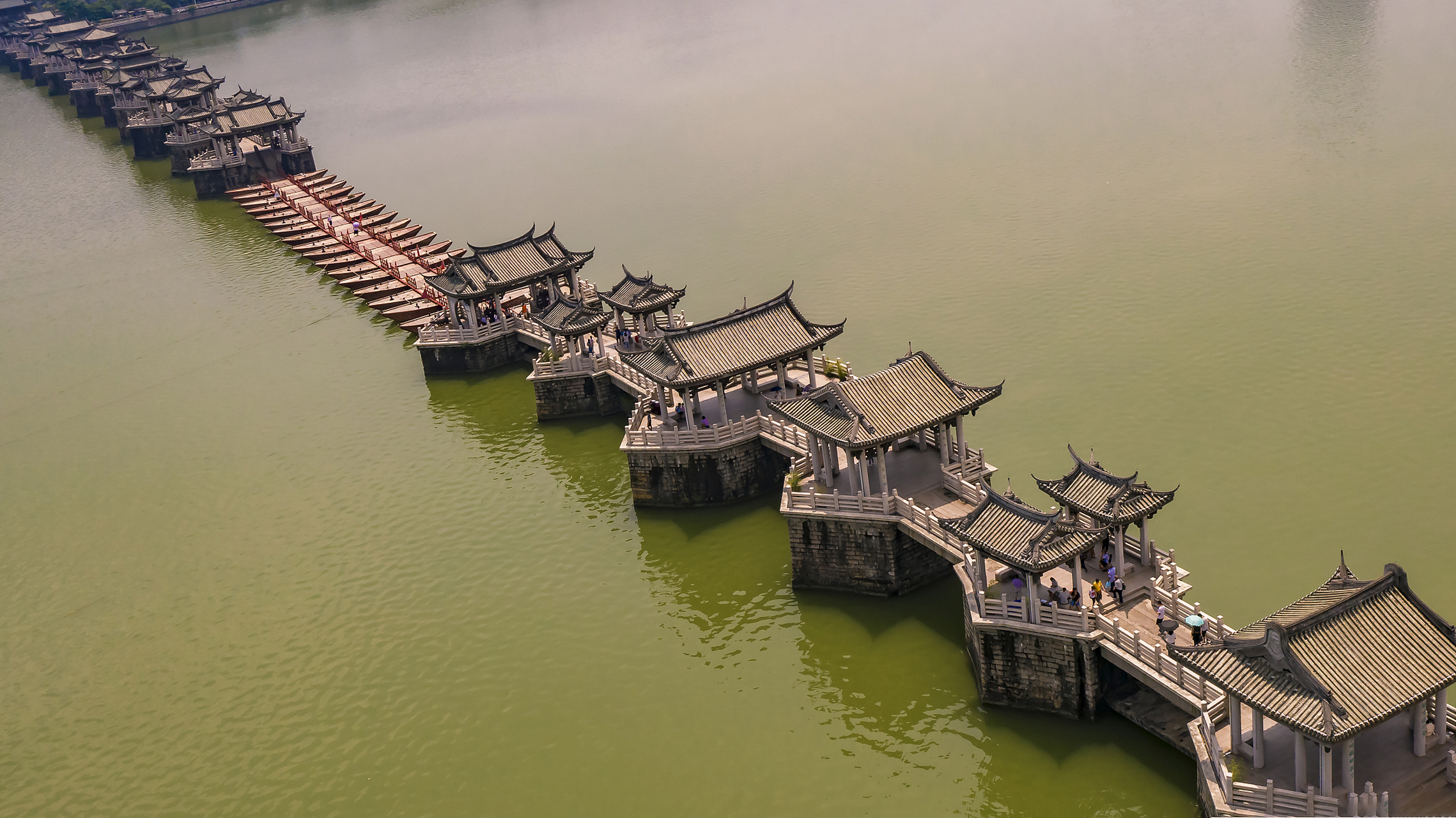 夏日闪光旅行家# 广东广济桥(湘子桥)夏日旅游攻略:广济桥是潮州置