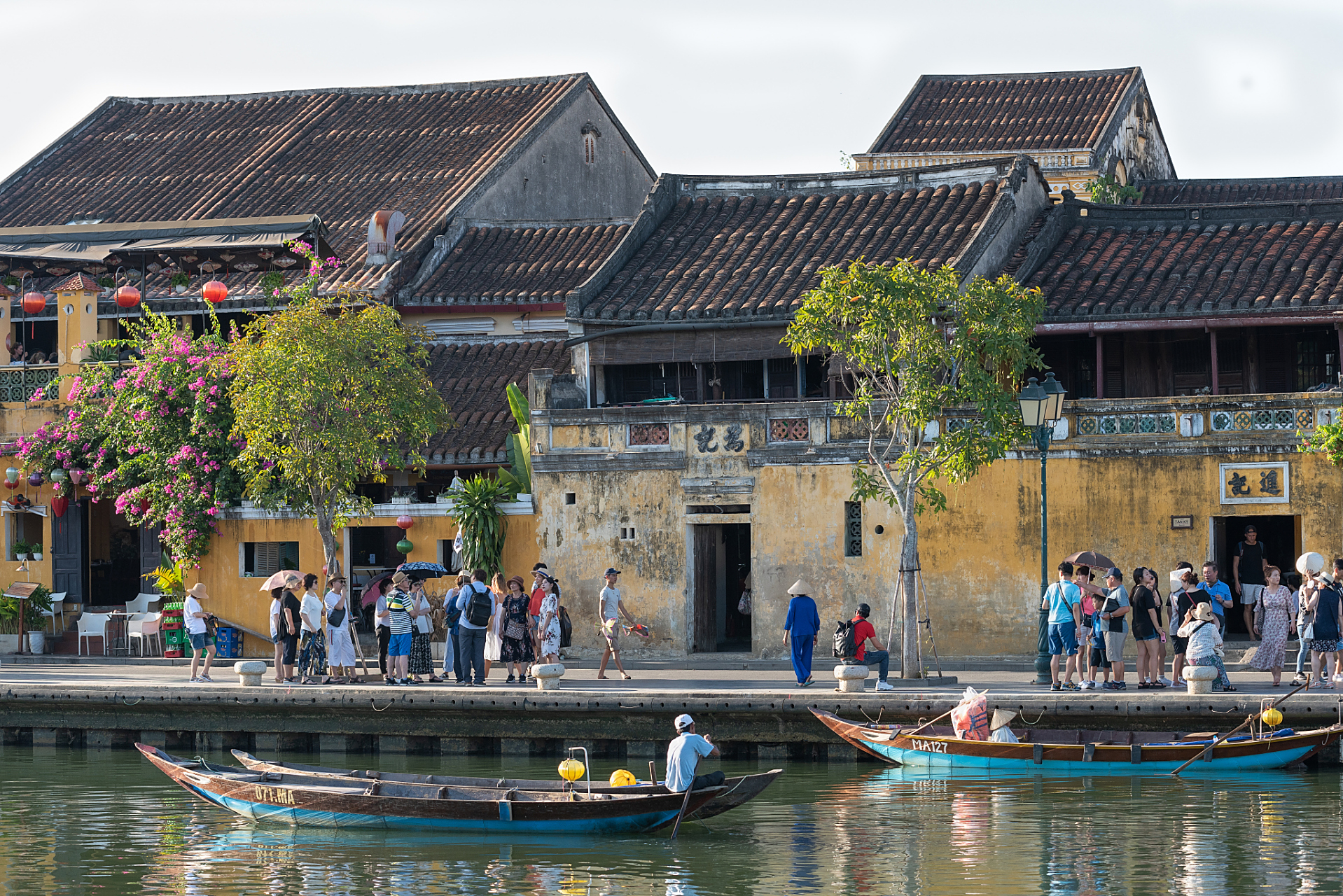 东沙古镇位于中国广东省韶关市乳源瑶族自治县境内,是一座历史悠久的