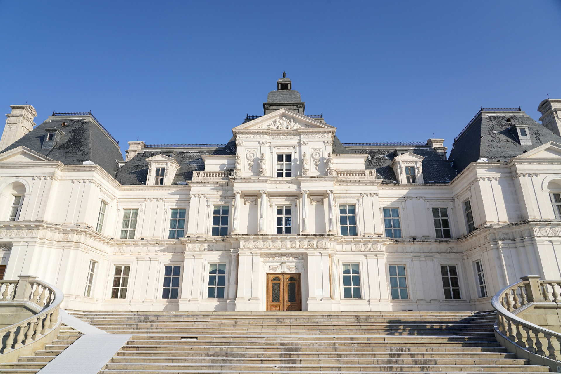 走进枫丹白露宫,探寻历史的印记98  99 位于法国浪漫之都巴黎的