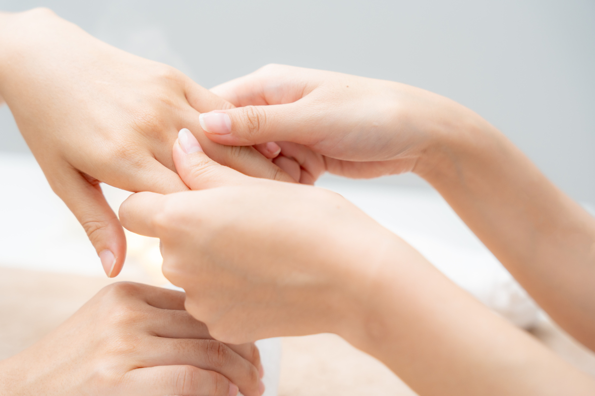 如果找不到明确信息,可参考保质期或联系官方客服