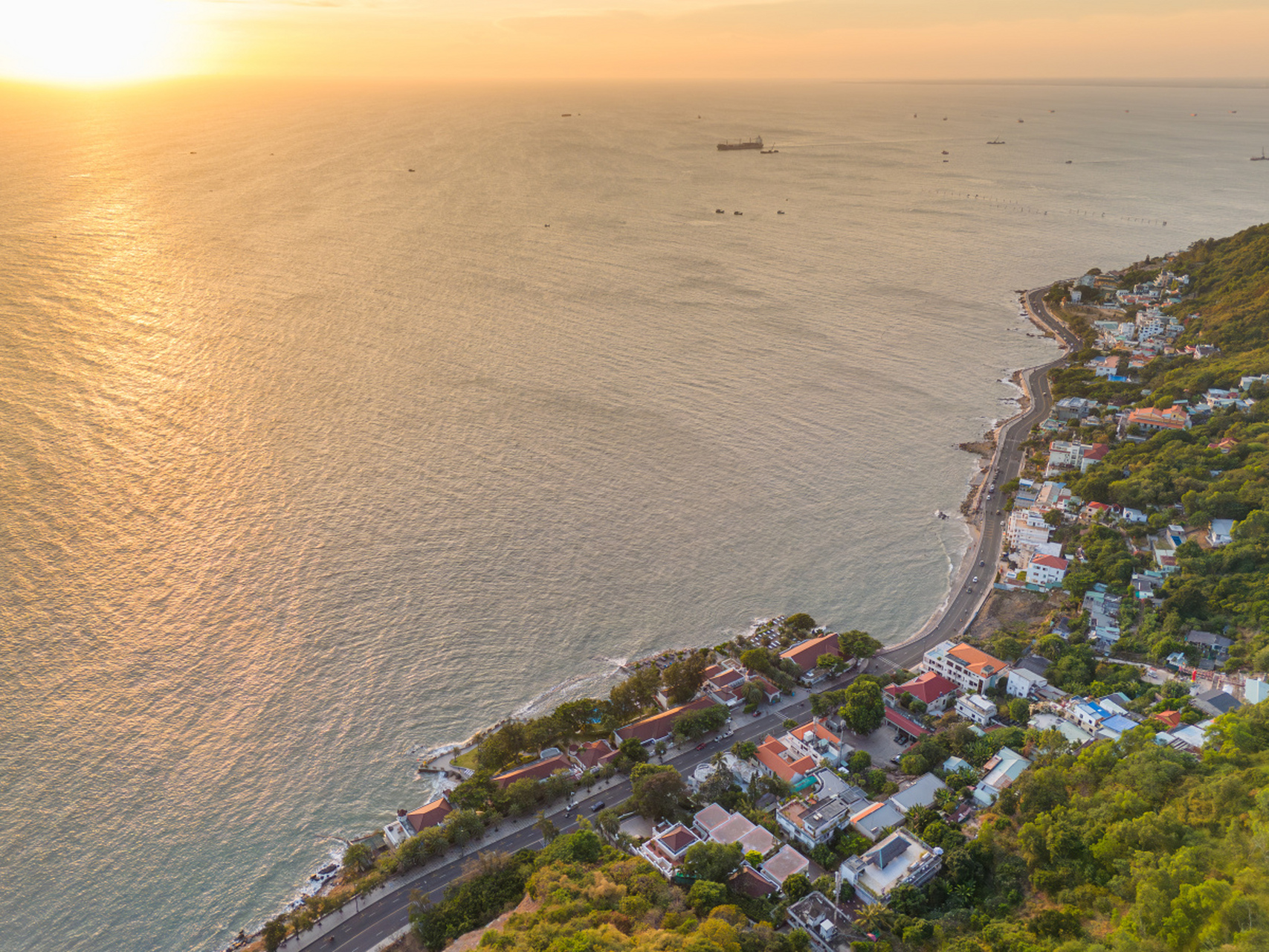岱山位于浙江舟山,是一个自然和文化资源丰富的美丽海岛.