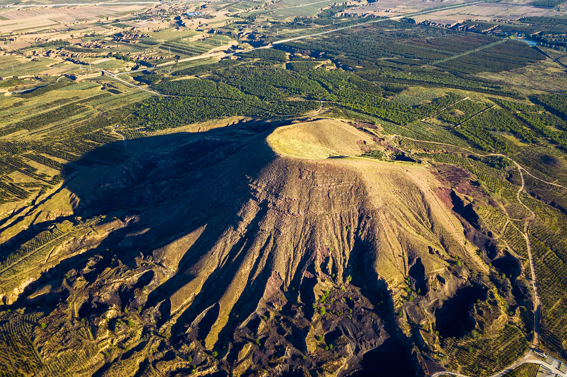 夏日大同火山群之旅,恍若进入神秘世界.