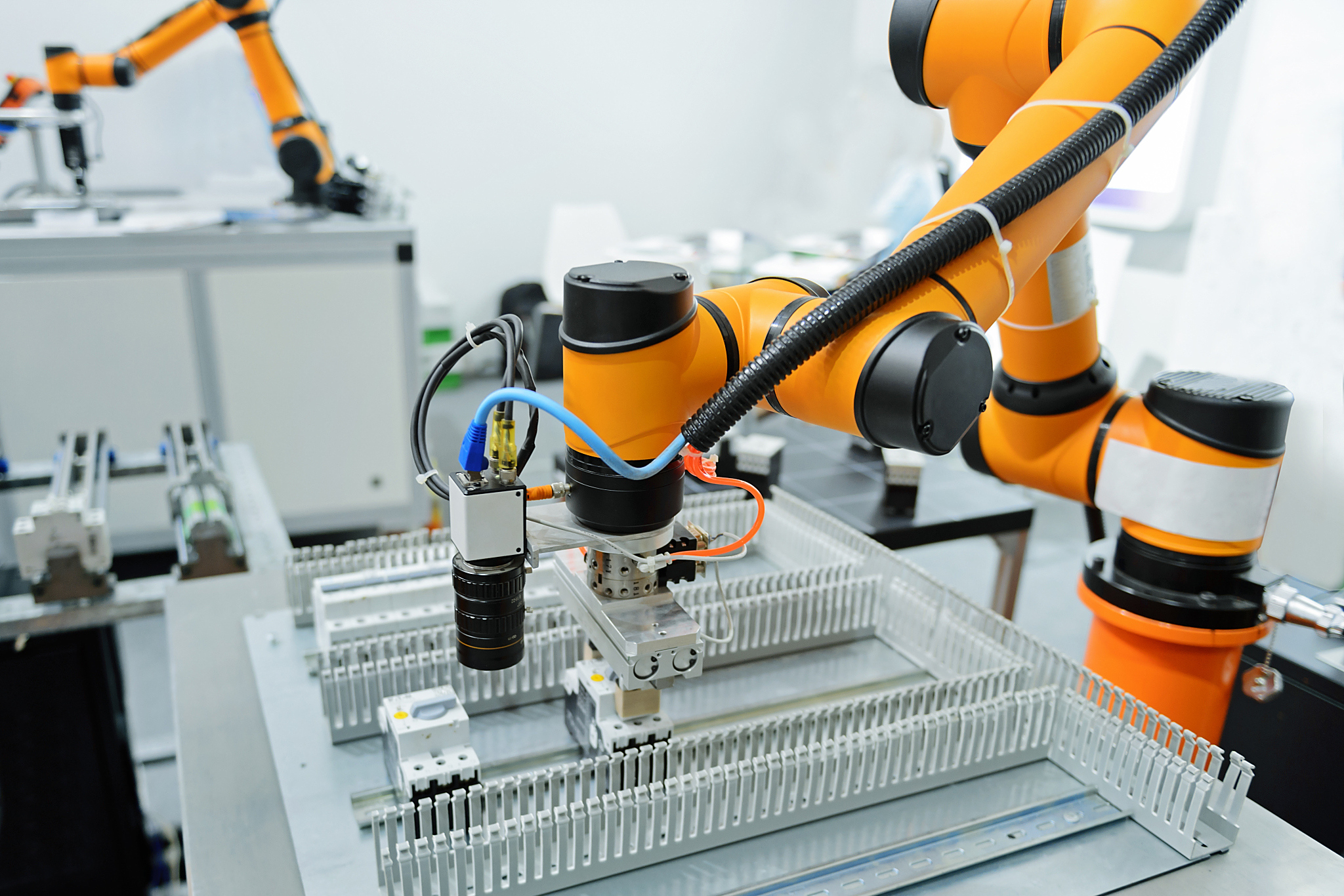 流水线产品视觉定位抓取技术利用机器视觉系统精准定位并抓取产品