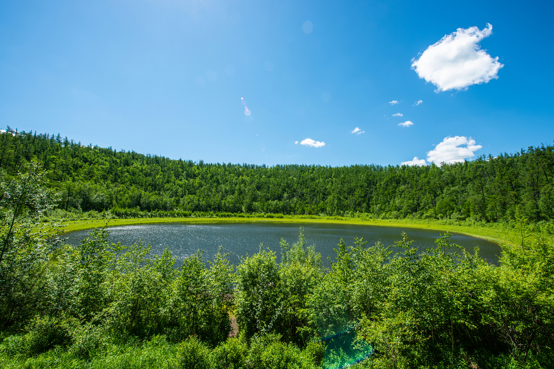 伊春市位于黑龙江省东北部,以汤旺河支流伊春河得名.
