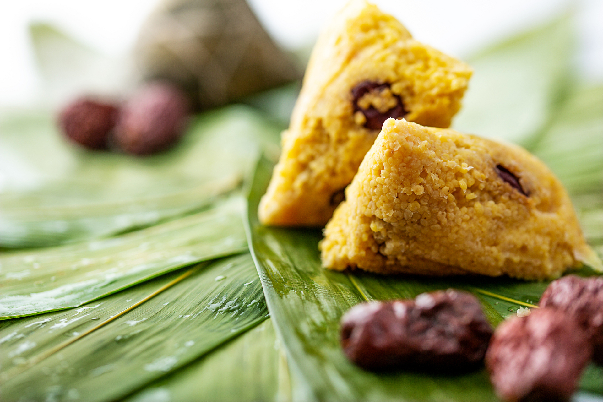 估计好多人比较喜欢吃江米粽子或糯米粽子,有多少人吃过大黄米的粽子