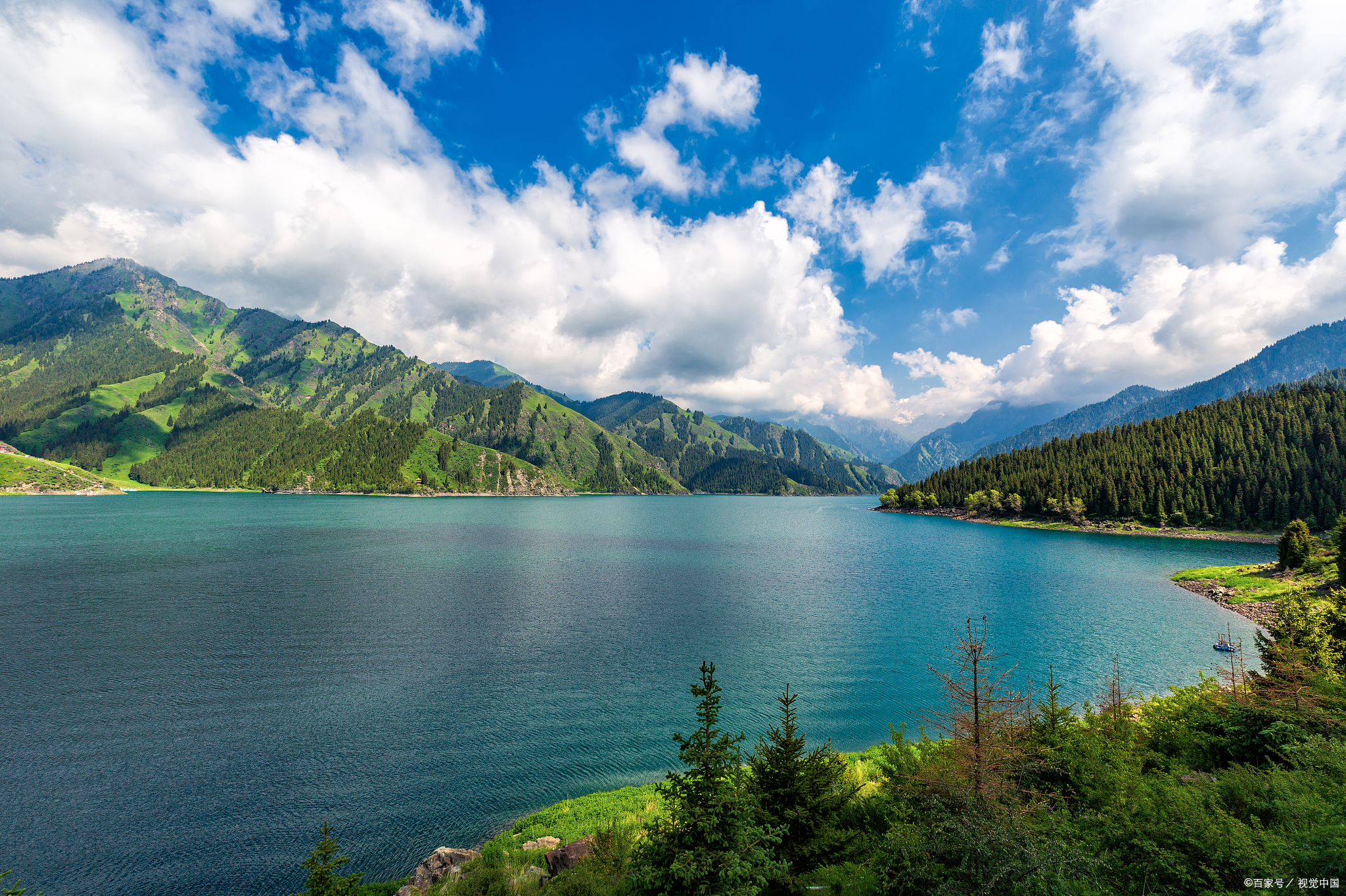 新疆天山天池旅游8月份