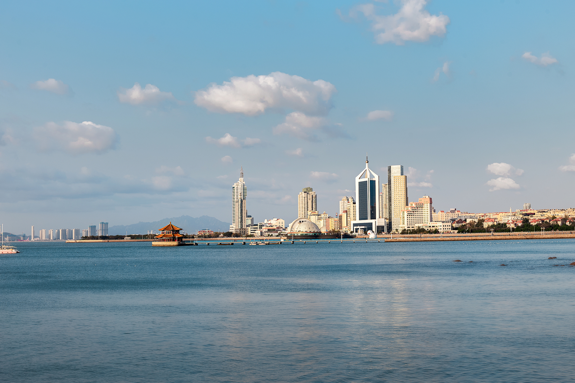 奔赴春天的旅行# 青岛,这座美丽的海滨城市,在春天里更是充满了生机