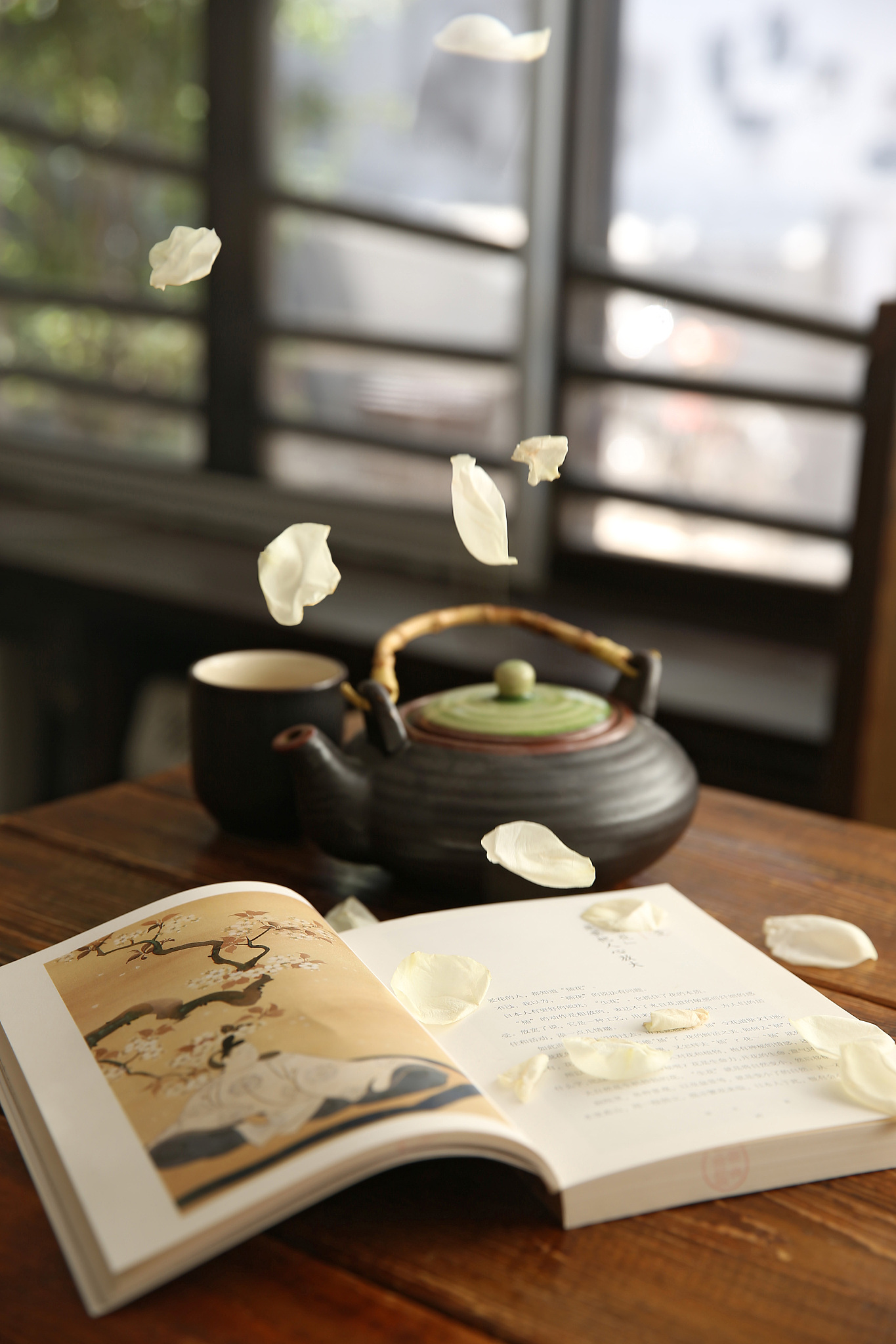 读书的目的在于提高自己的眼界和格局,修身养性,可以