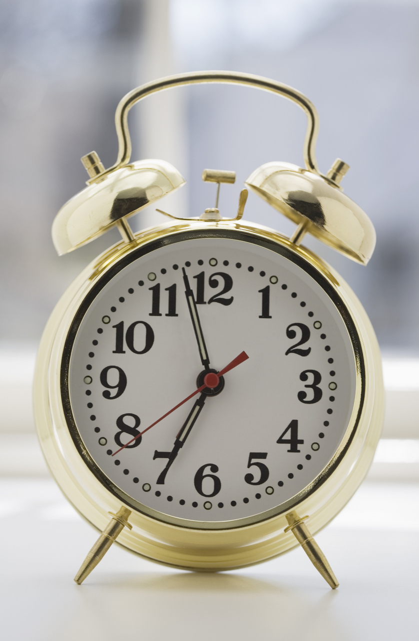 指针钟表通过三根指针显示时间,其中秒针每秒走一个刻度,分针每分钟走