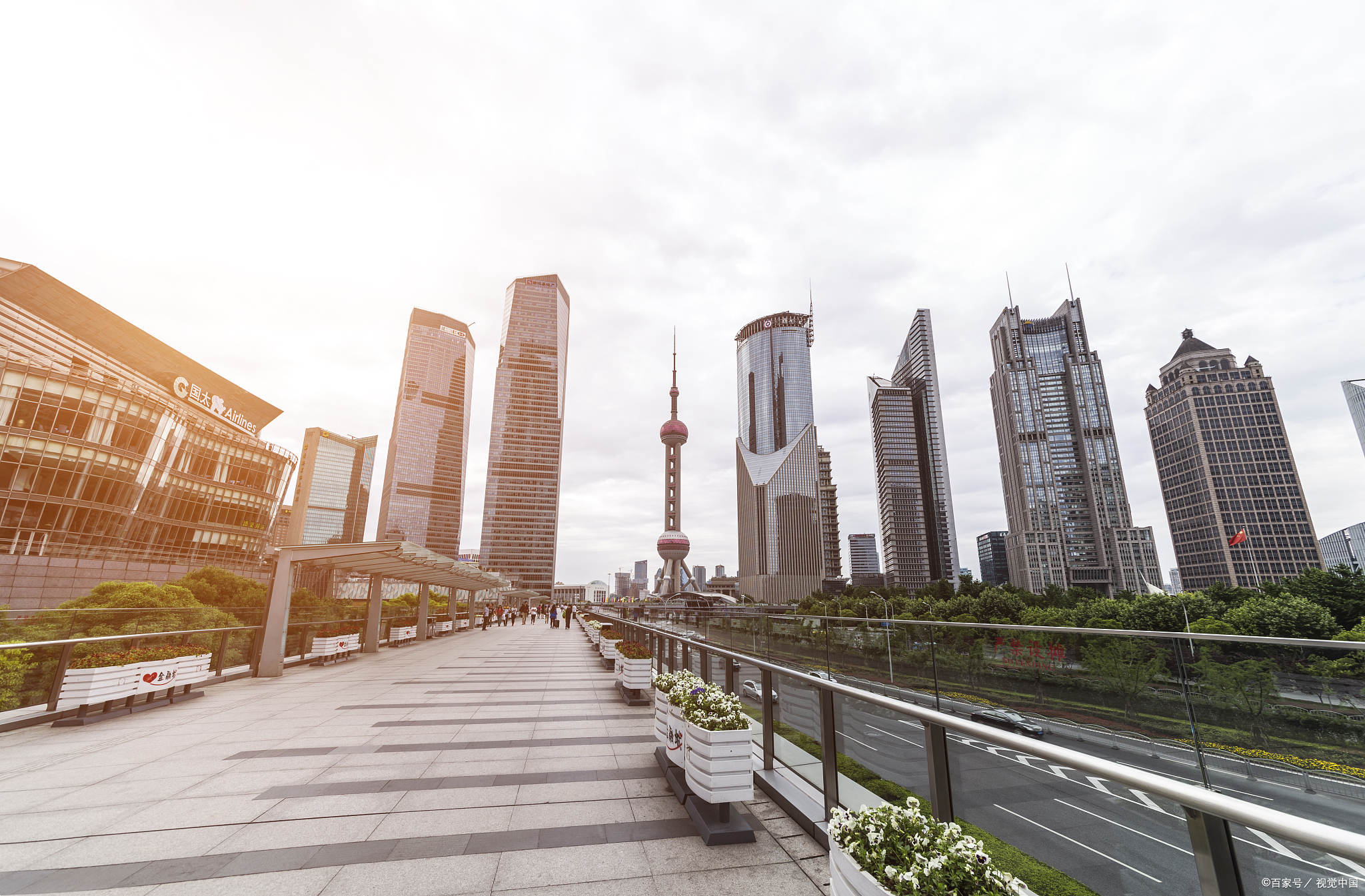 城市生活方式的特点与影响:现代社会的挑战与机遇