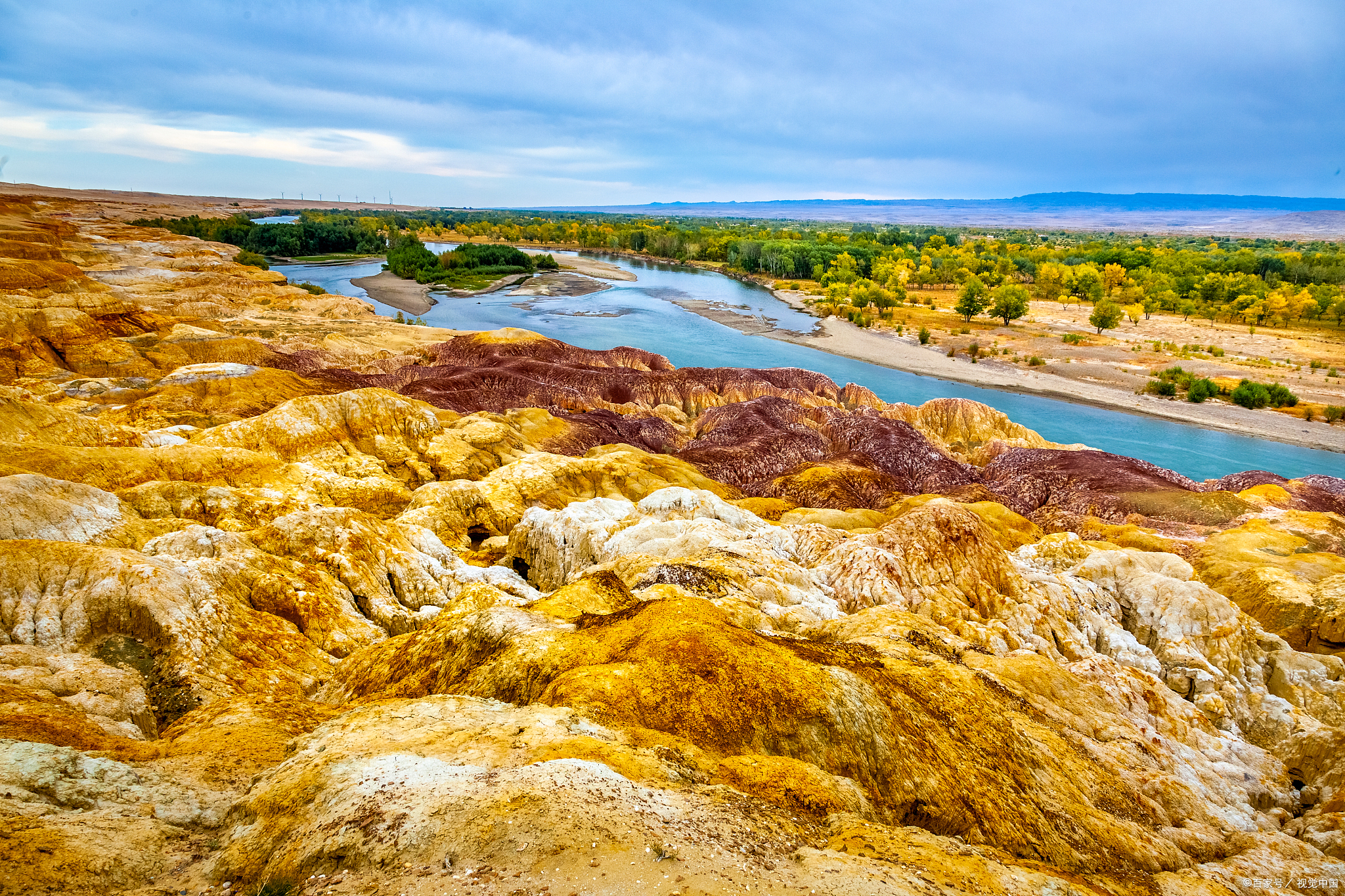 五彩滩景点介绍,穿越时空,感受五彩滩的绝美色彩和壮丽景象!