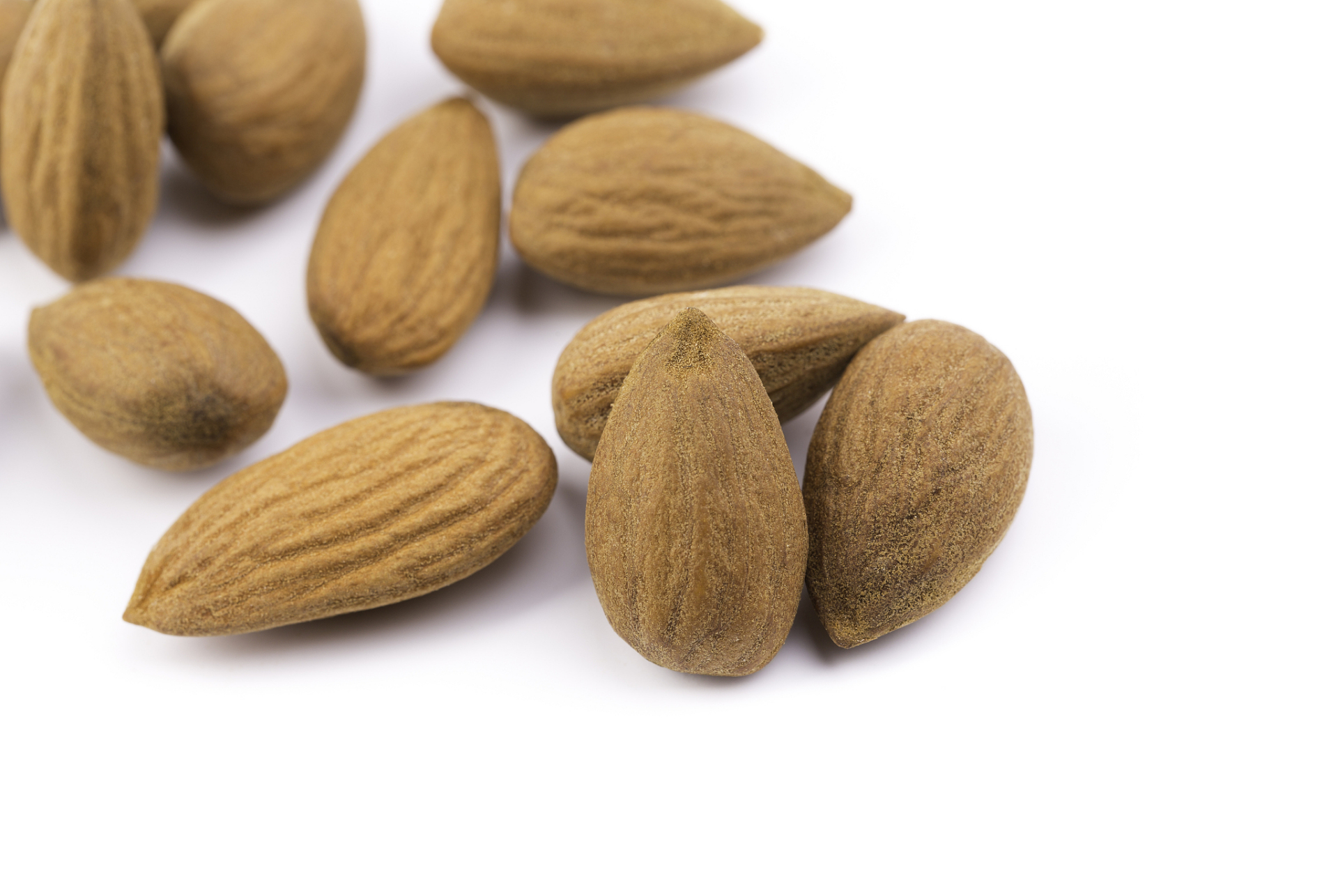 苦杏仁的作用功效及注意事项你都知道吗?