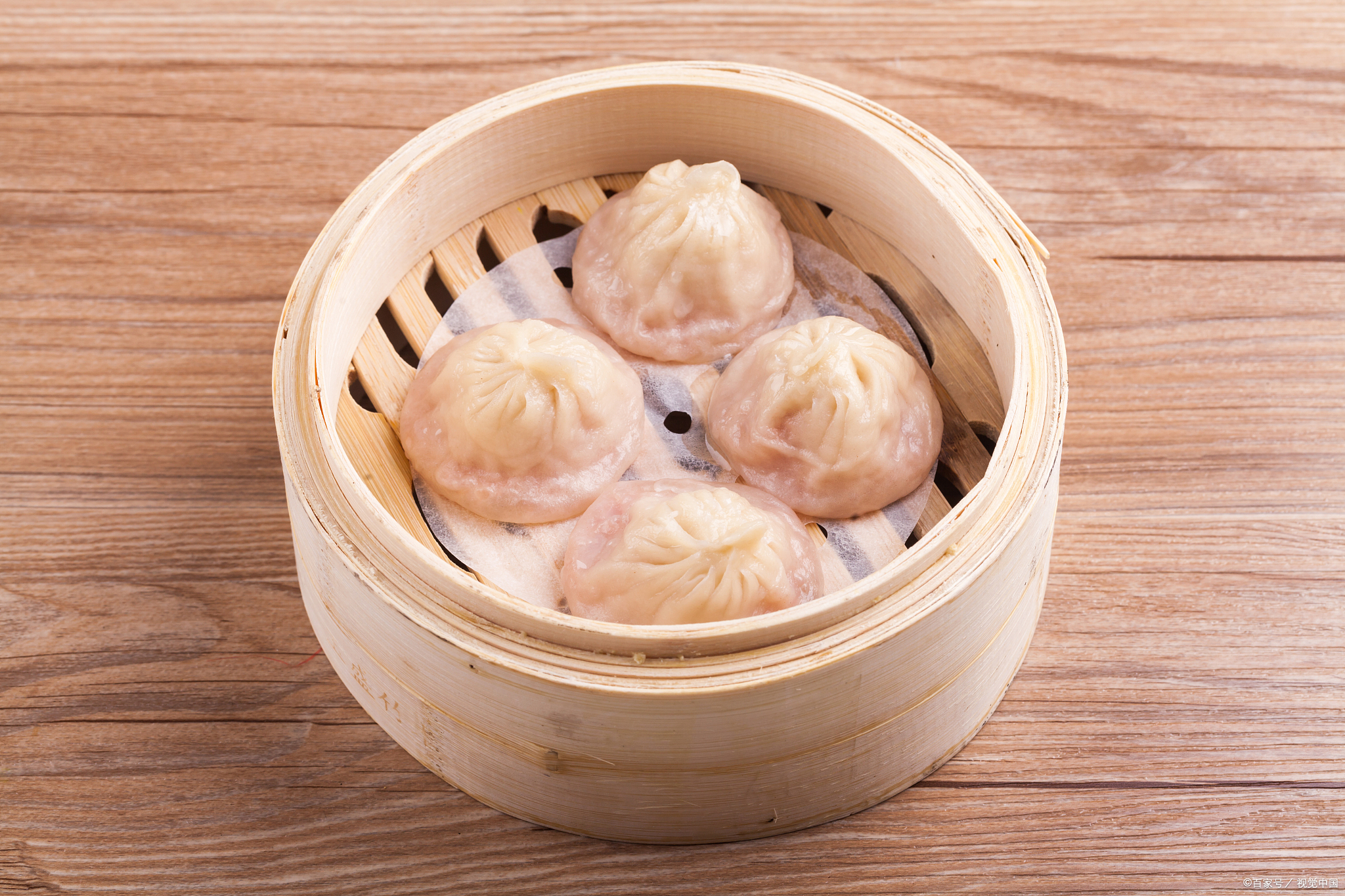 今天带儿子去吃南翔小笼包