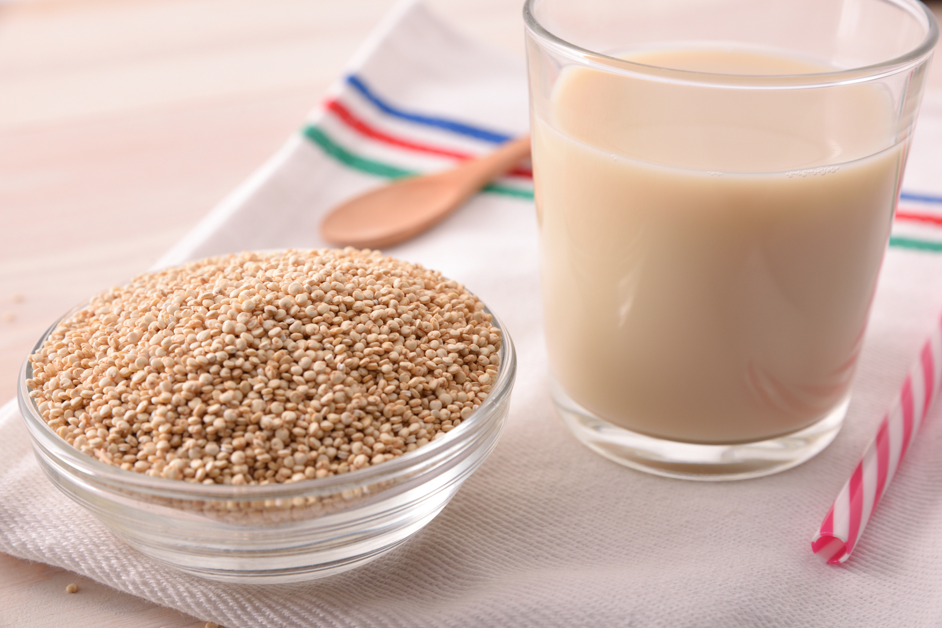 关注健康养生# 浮小麦饮,这一中医药膳名出自元代名医朱震亨的《卫生