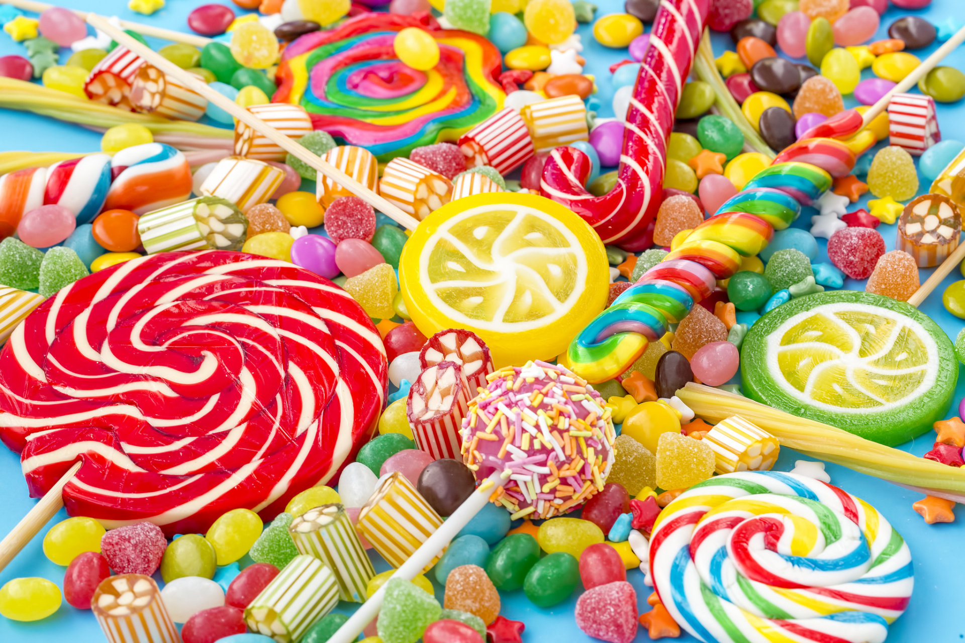 在口中慢慢溶化的糖果,带给我无尽的甜蜜滋味,仿佛让我置身于一个梦幻