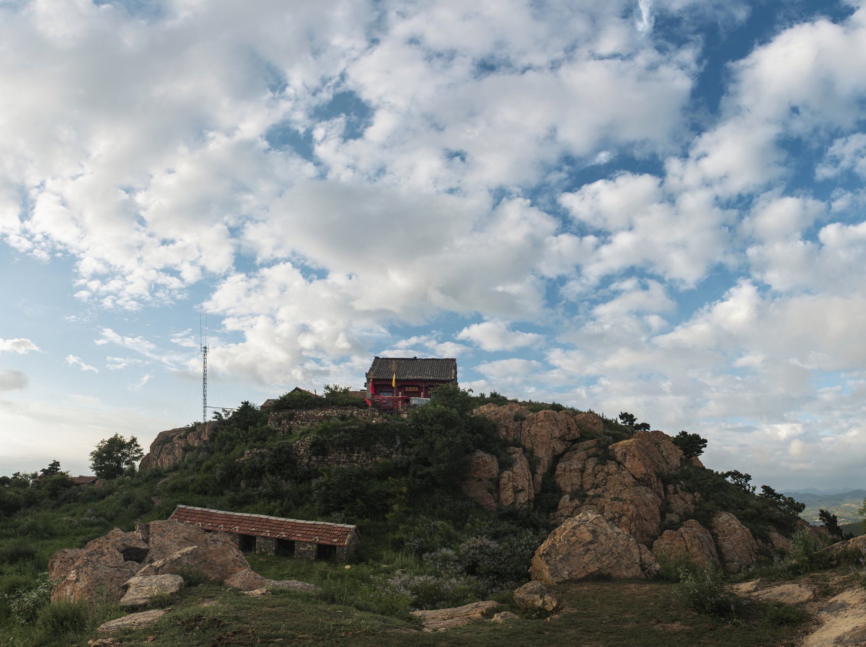 保定十大免费景点-庆都山  庆都山位于河北省保定市唐县西北部,是一座