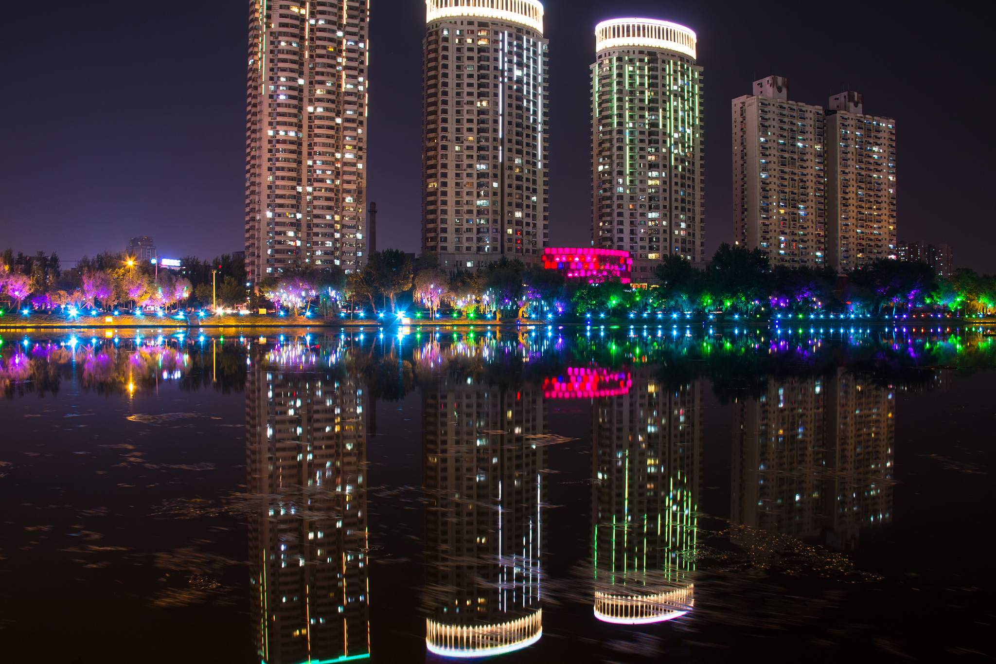 聊城夜景 东昌湖图片