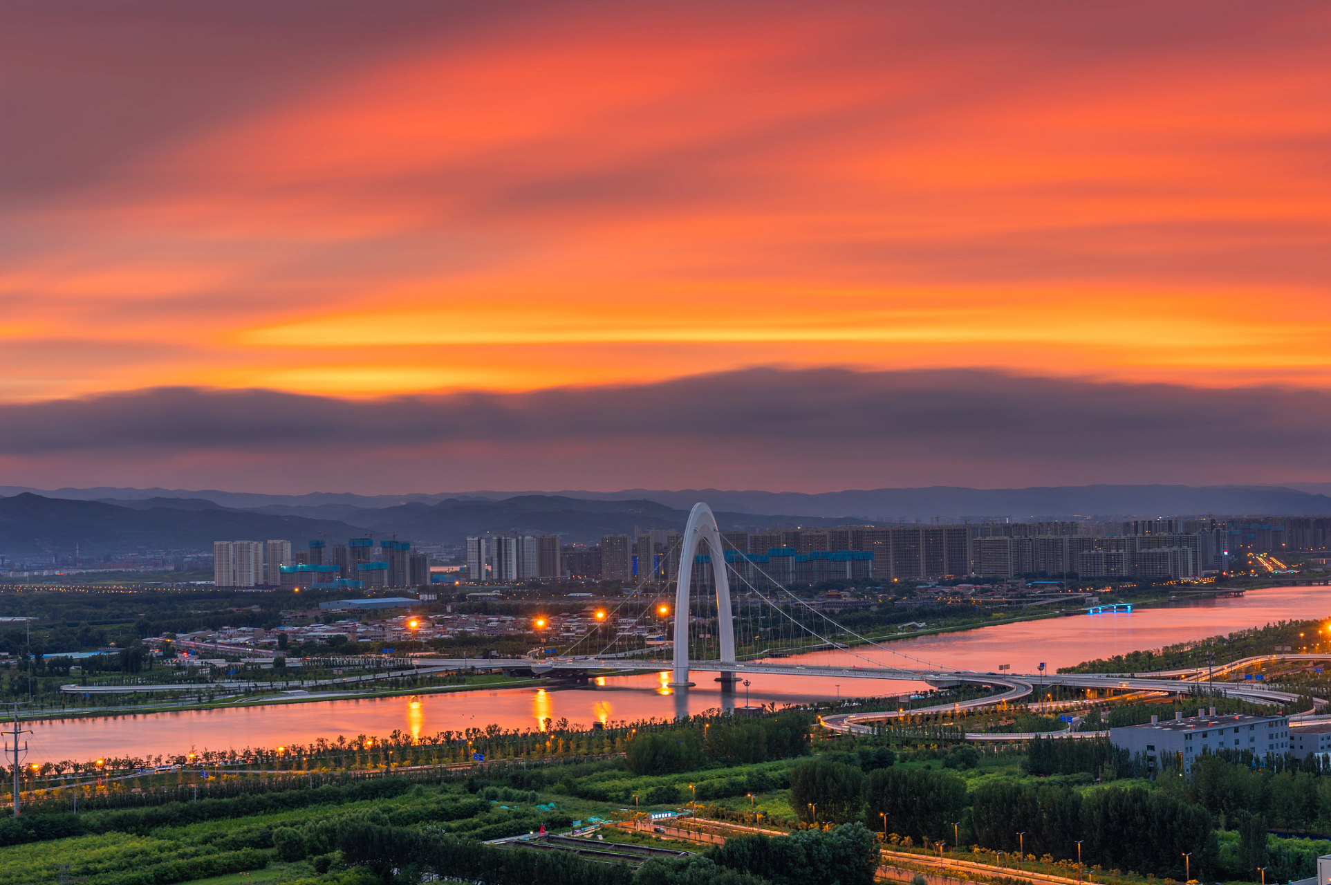 《走进太原:历史与现代的交织旅行》 自然历史七日游 第一天: 上午