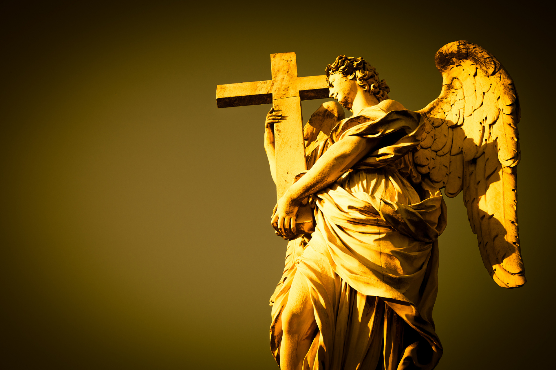 耶稣名字在基督教中具有深远意义,源自希伯来语"yeshua",意为"耶和华