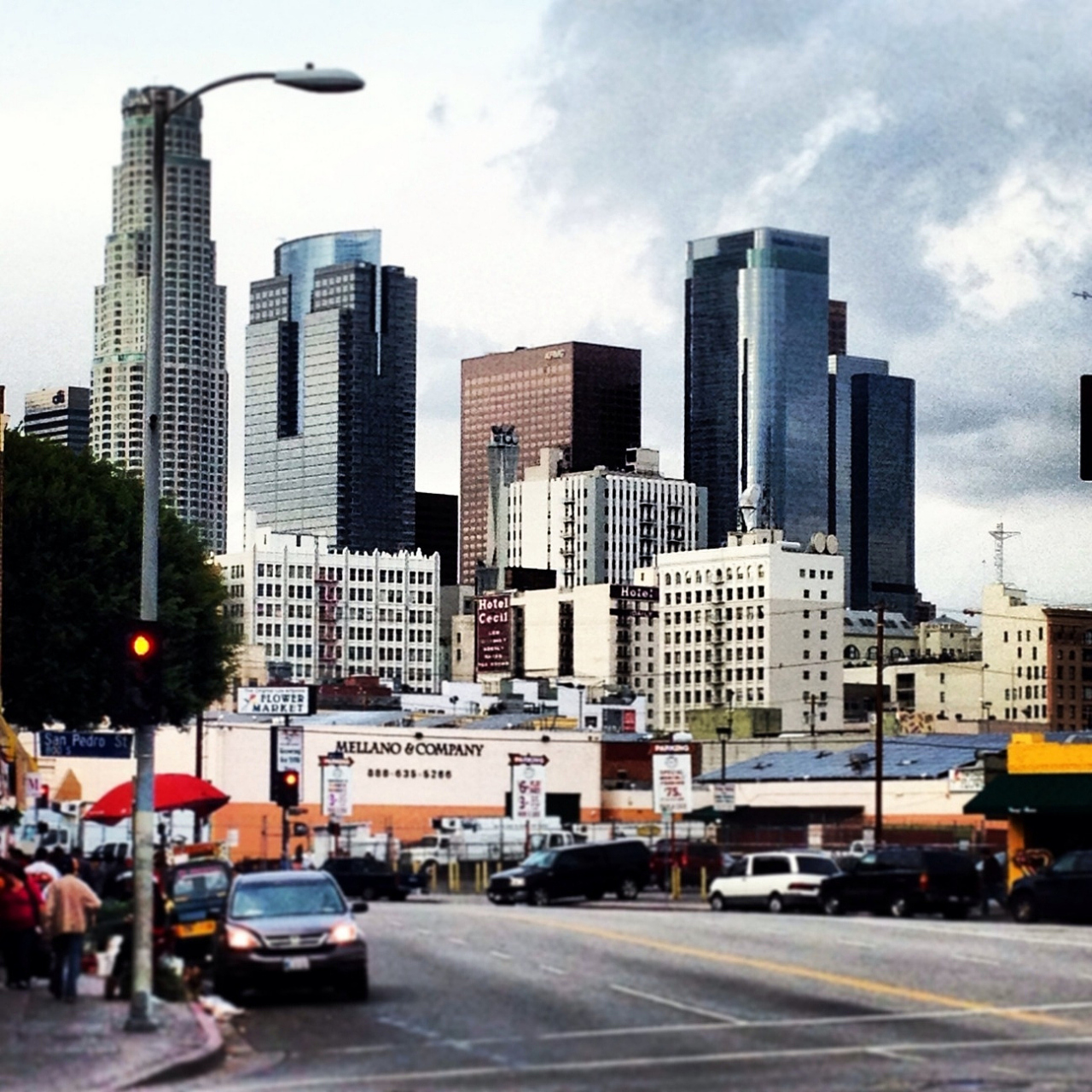 洛杉矶是美国加利福尼亚州的一个大都市,位于美国西海岸,面临太平洋