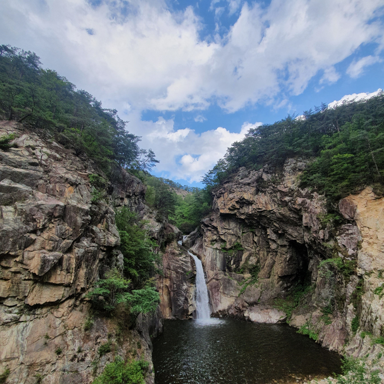 新安县龙潭峡谷风景区图片