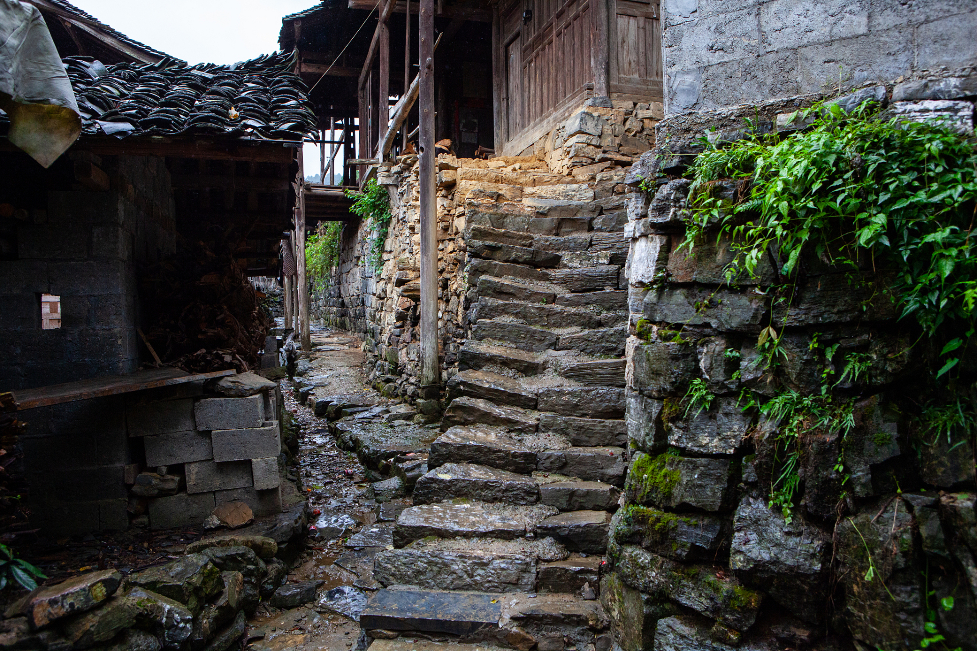 偏岩古镇位于重庆北碚的华蓥山腹地,由于没有全面开发,使得这里的古镇