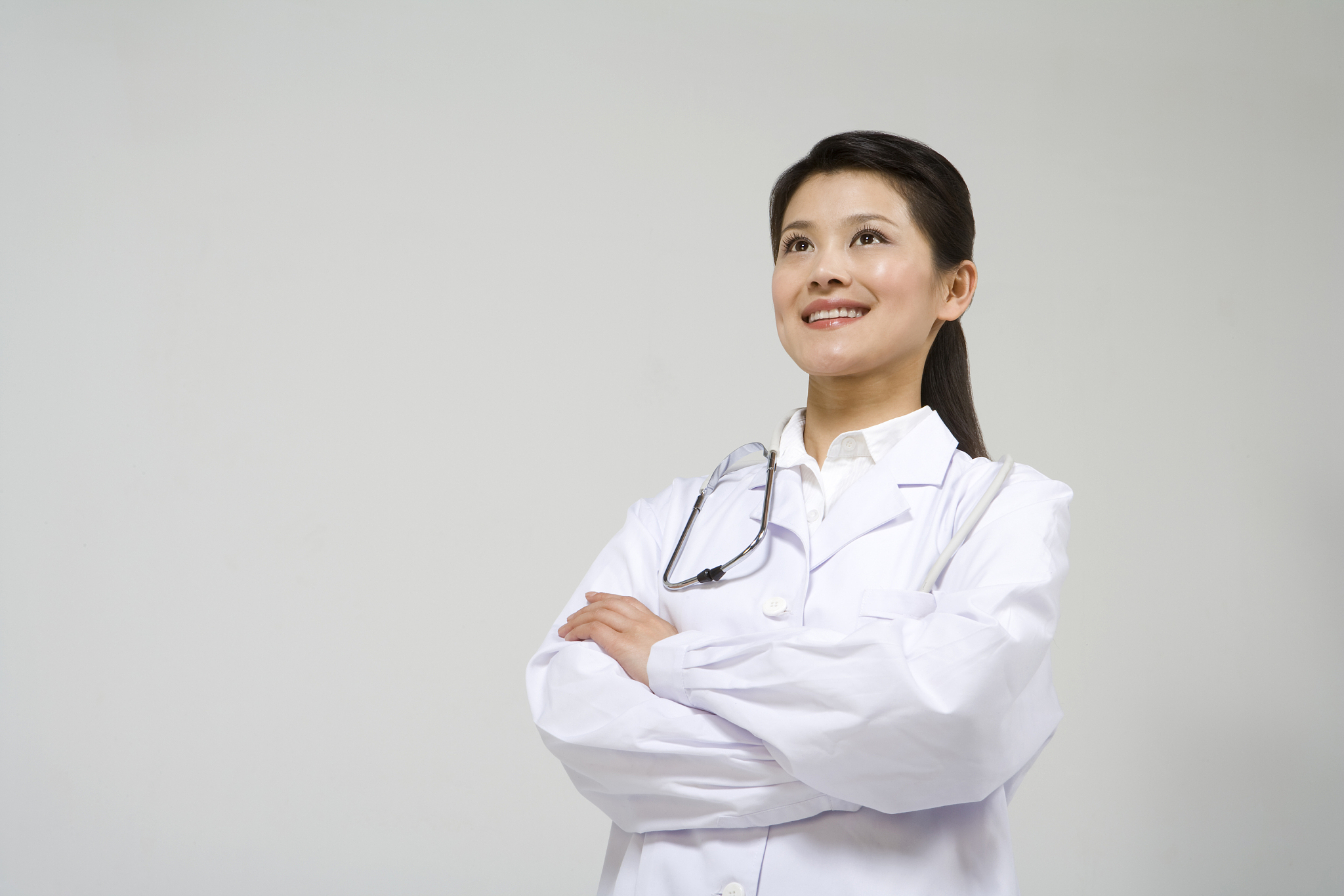 想要考取医师证,考生需要具备相应的医学学历,良好的职业道德和医疗