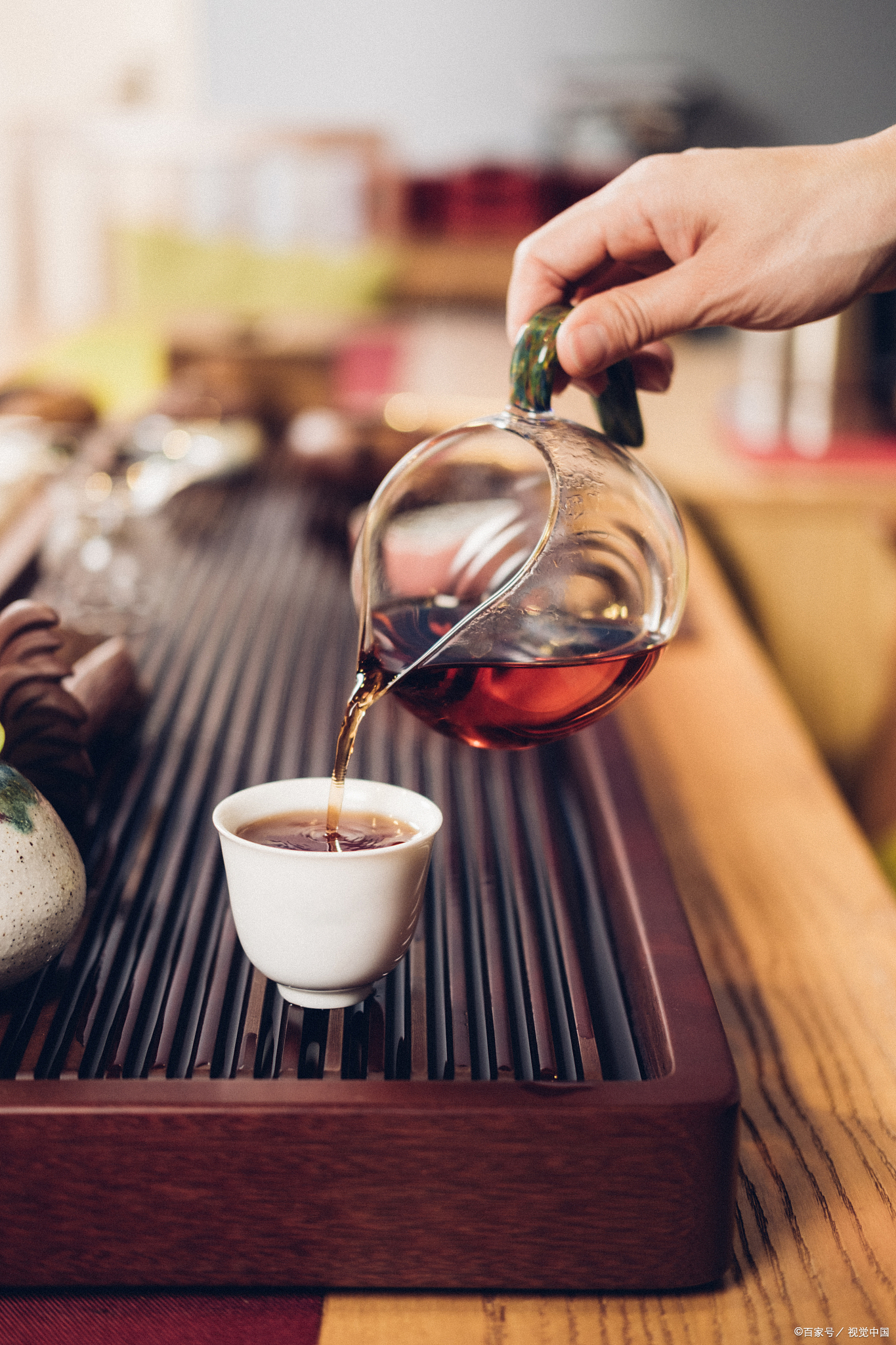 红茶"黄金8秒"出汤法:掌握4个时段风味差异