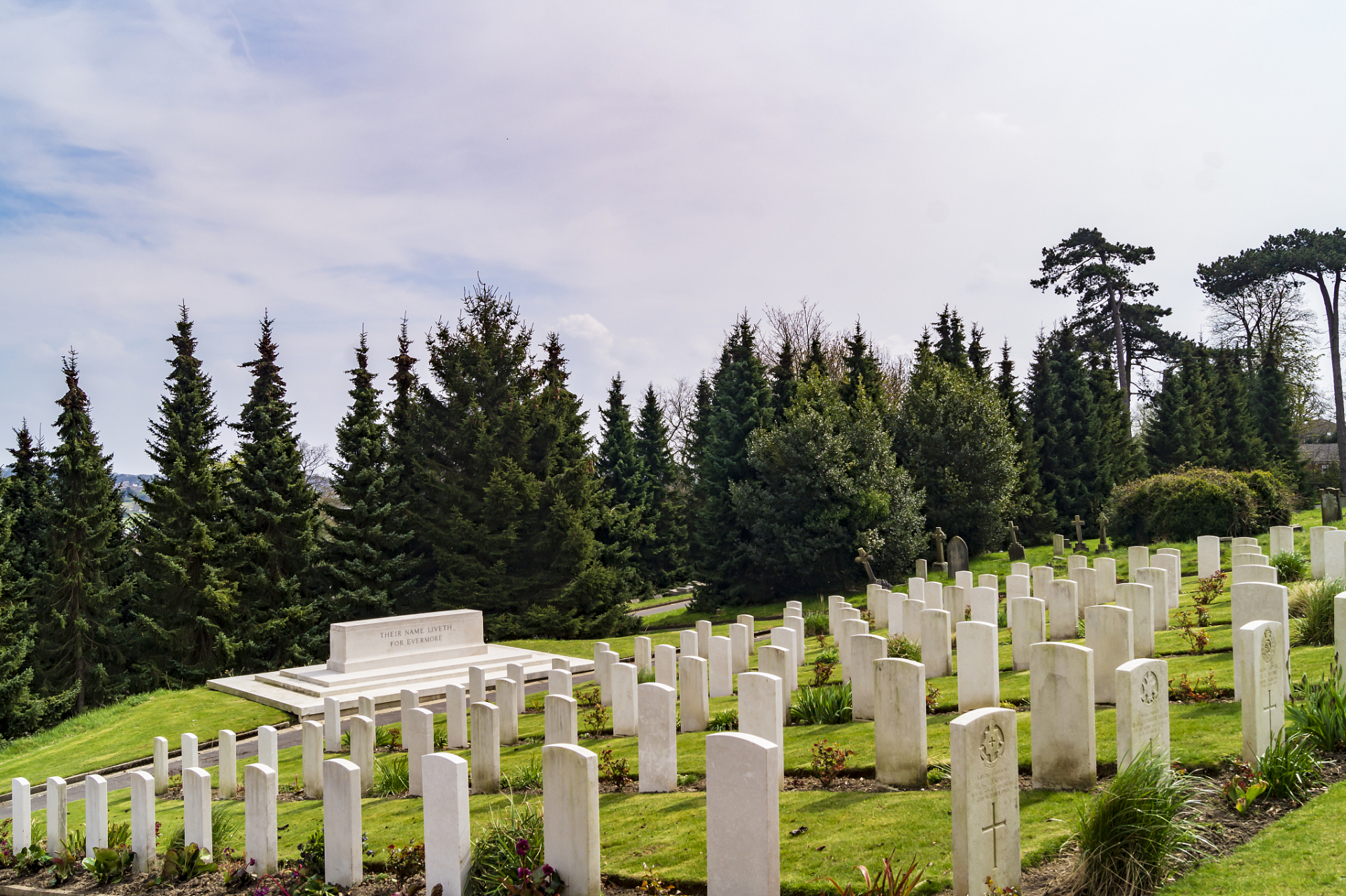武汉归元陵园|选择墓地什么位置最佳? 中国人非常重视风水.
