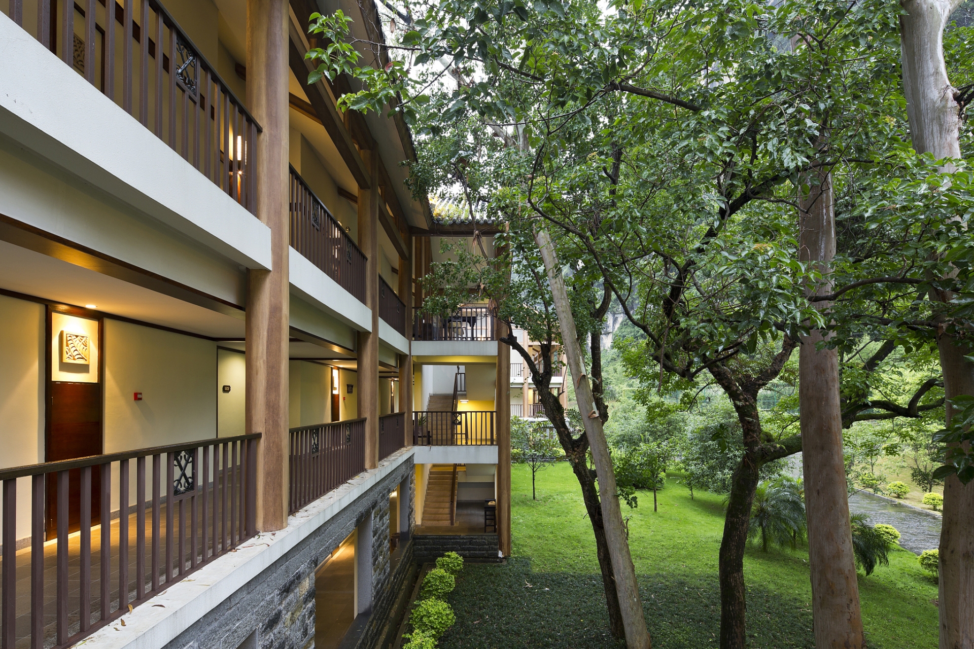 标题:成都周边最美民宿大赏,住进风景里的独特体验  大家好,我是江源