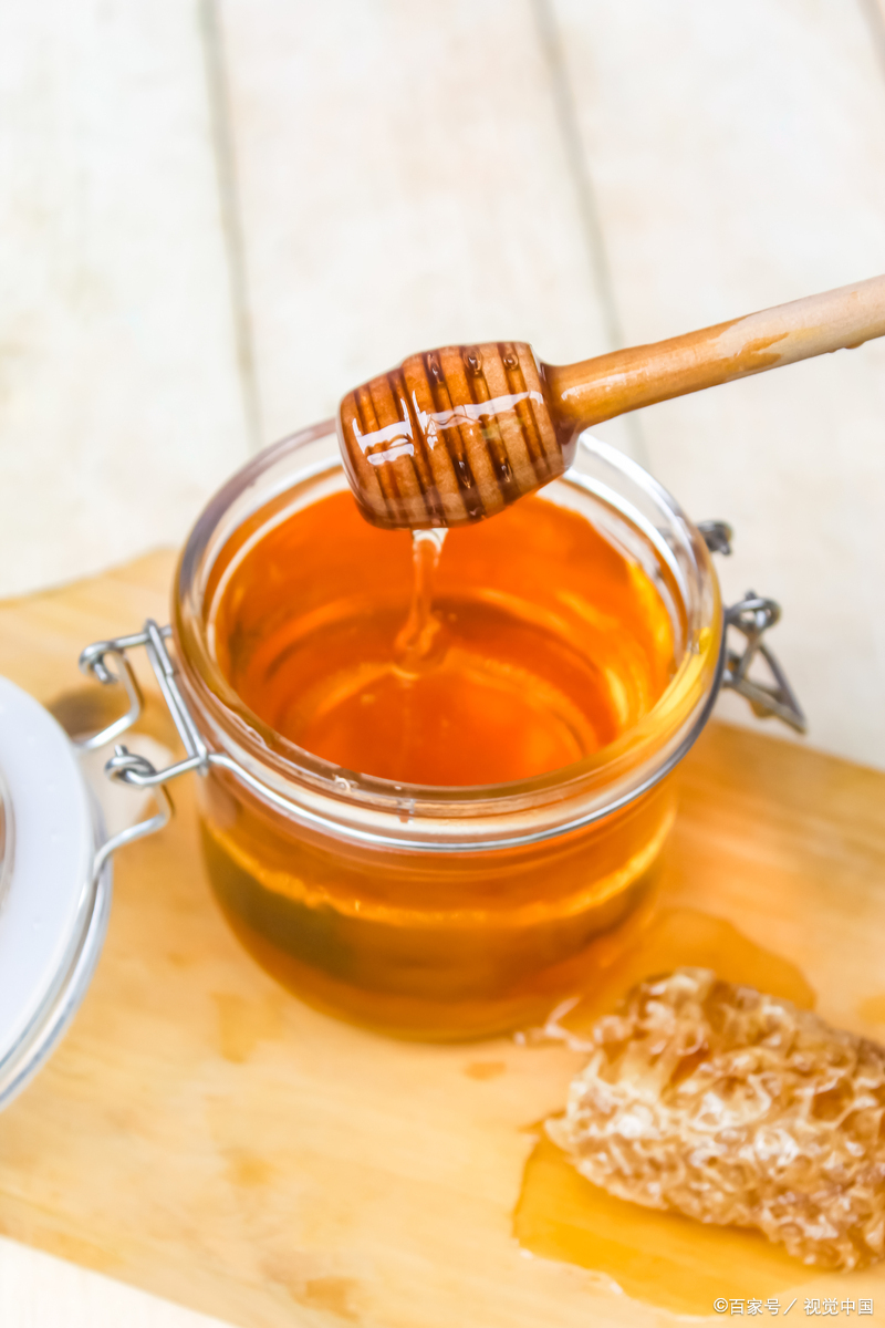 蜂蜜的吃法?(蜂蜜的吃法与禁忌) 蜂蜜的吃法?(蜂蜜的吃法与禁忌)