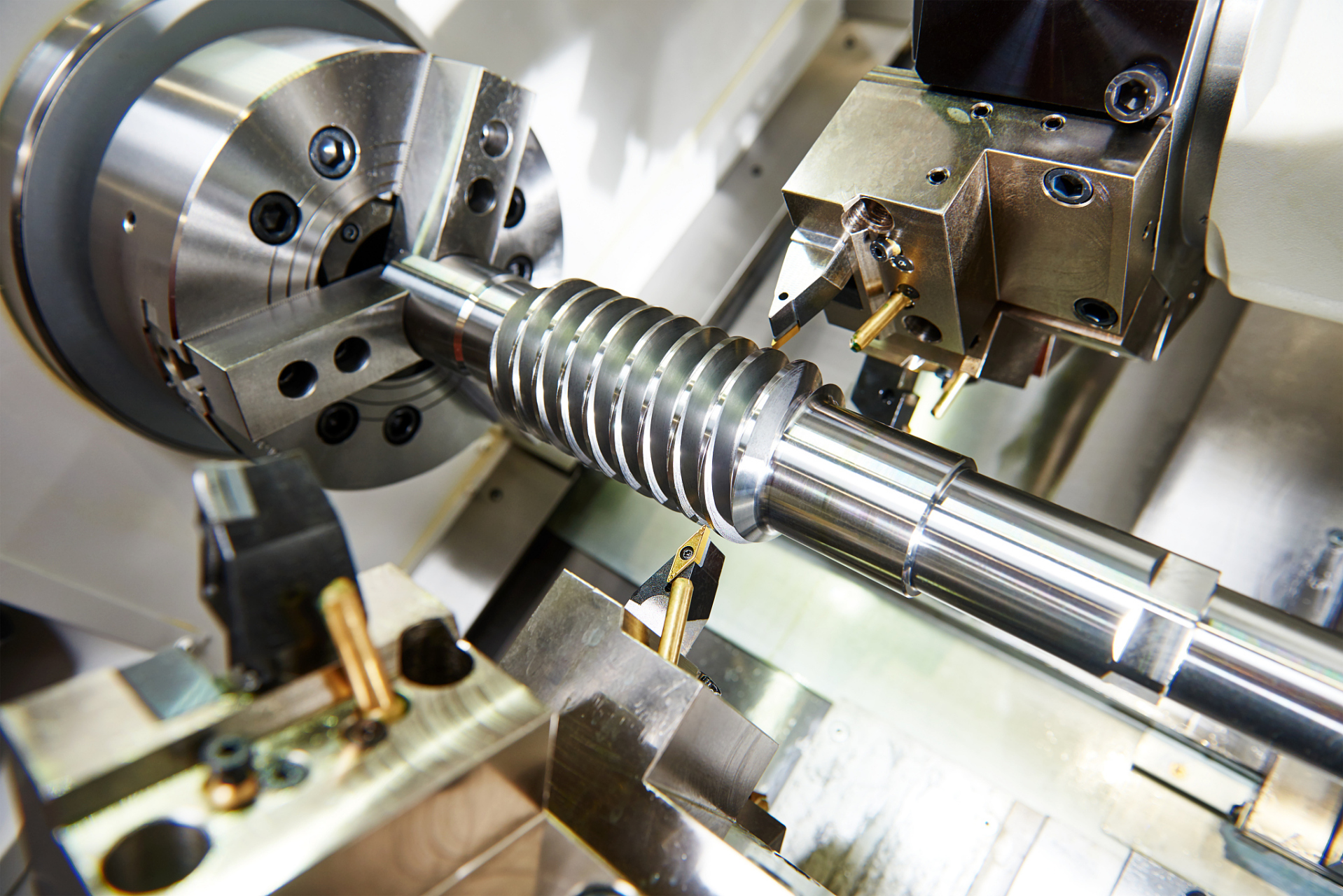 广泛应用于汽车,军工,医疗等领域.[原文:齿轮去毛刺抛光