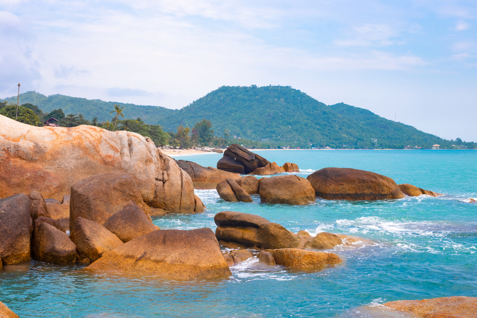 三亚天涯海角位于海南省三亚市西南方向,背靠马岭山,面向茫茫大海.