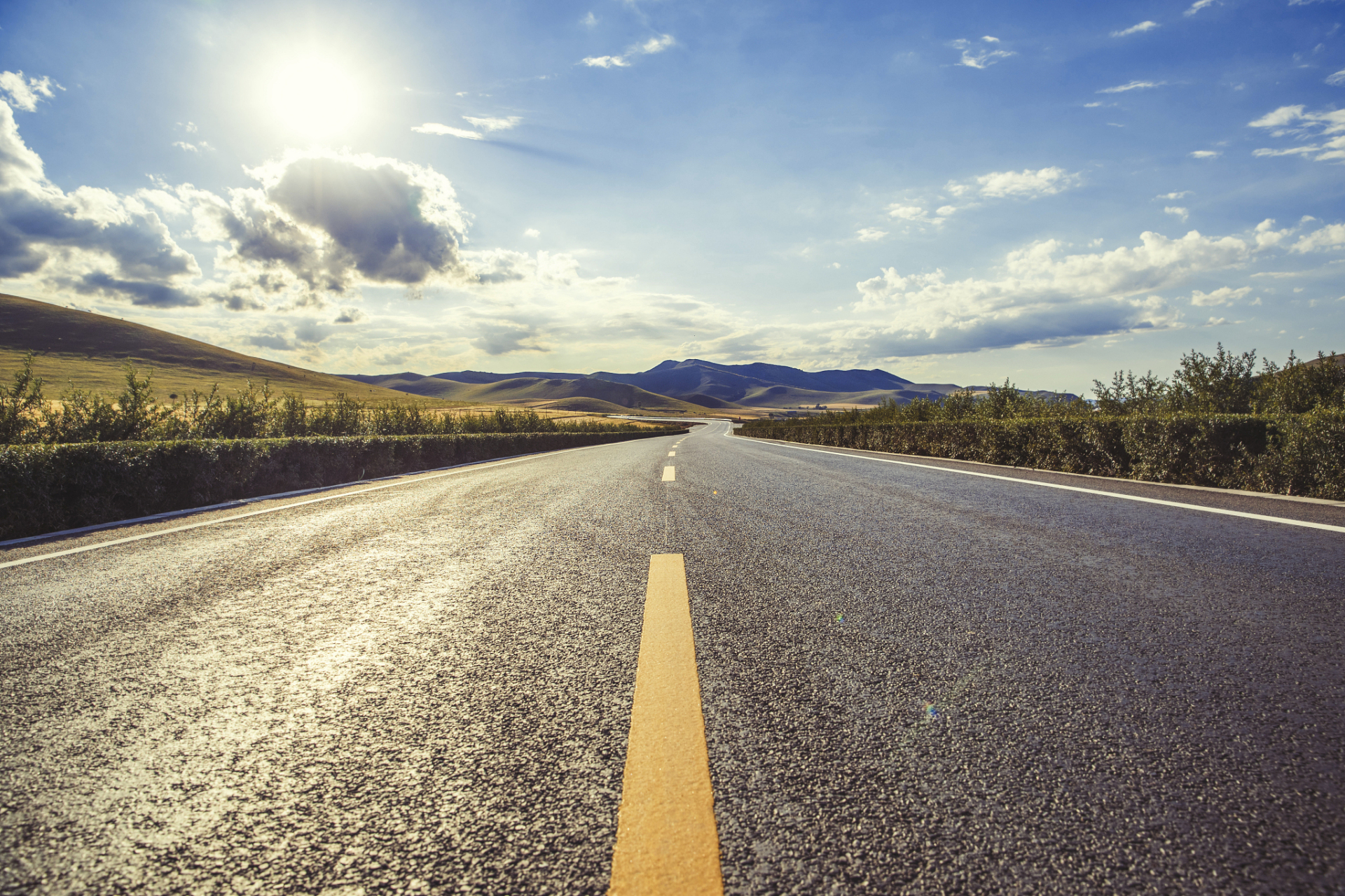 人生是一条漫长而曲折的道路,充满了挫折和困难.