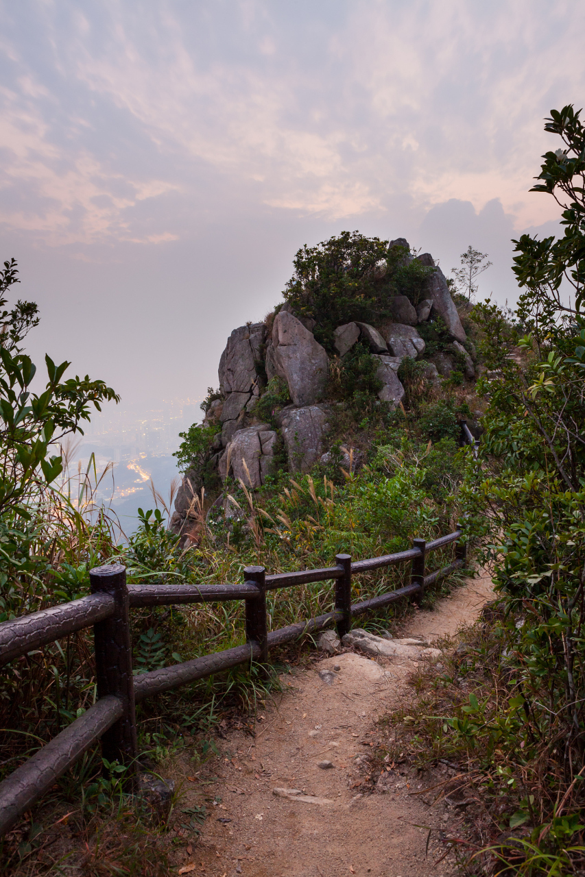 罗浮山是中国广东省博罗县的一座著名道教名山,也是国家级风景名是