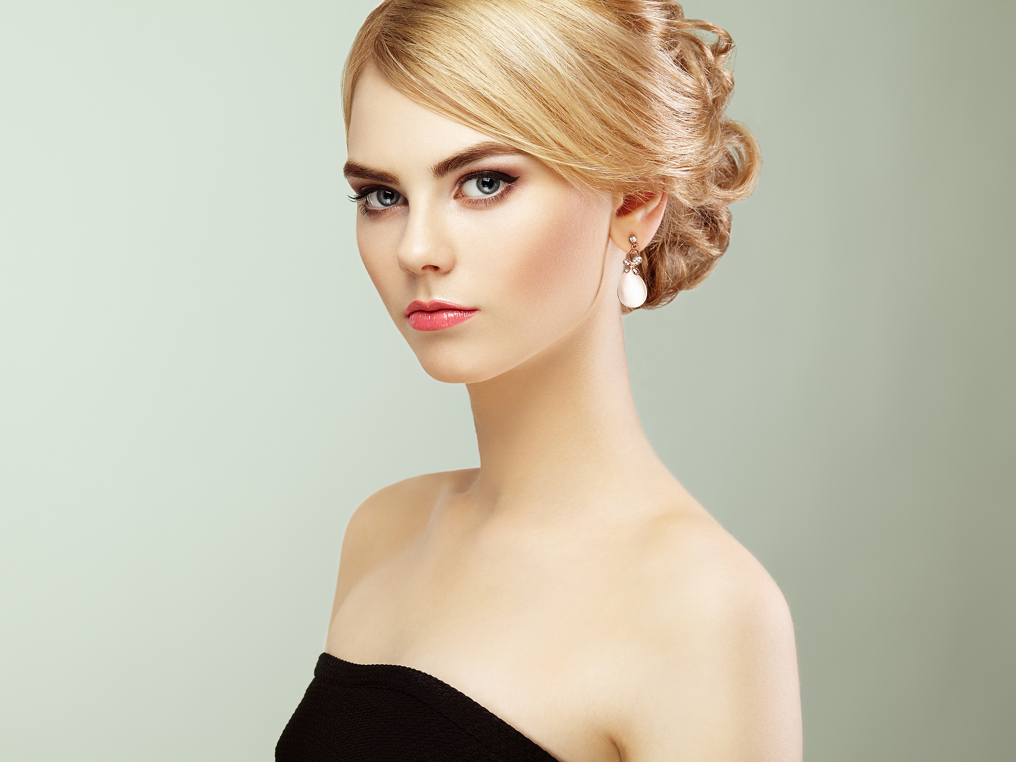 女人过了48岁别只懂留长发,烫卷发!推荐5款发型,减龄还显气质