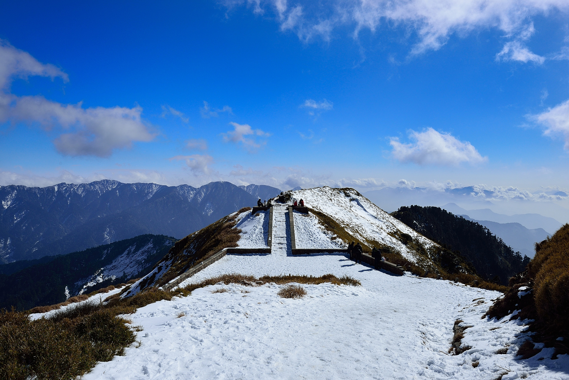 仲夏消暑季#夏季避暑,去成都最近的西岭雪山,享受清凉怡人的天然笔铑