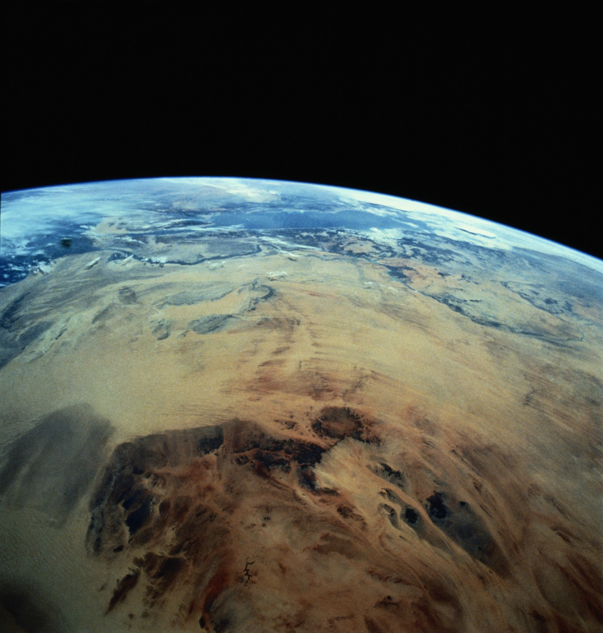 nasa最近拍到了地球凝视幽灵地貌,真是太壮观了!