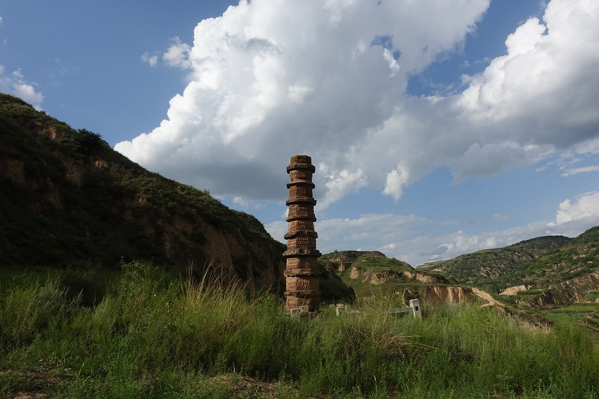 心定西再出发#位于甘肃省定西市的莲峰山景区,是一个集自然景观和