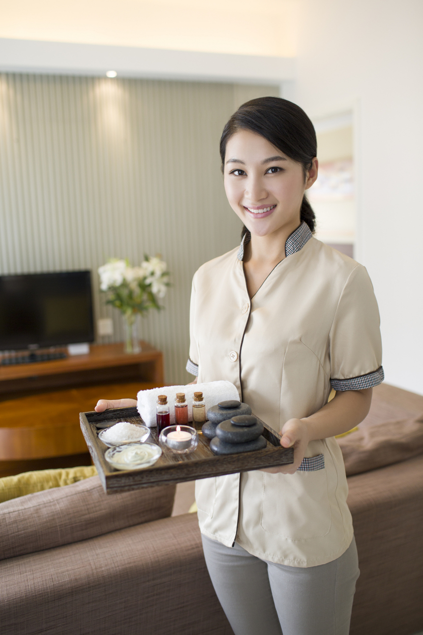 巧立名目:商家问候"新年好"仨字多收10元服务费,解释是优惠活动已结束