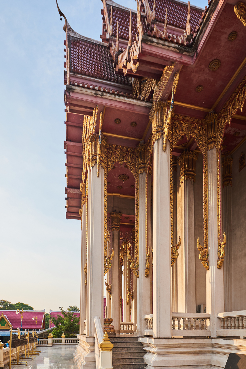 你不知道的泰国:柚木宫又称"神仙殿",位于都实宫公园内,是世界上最大