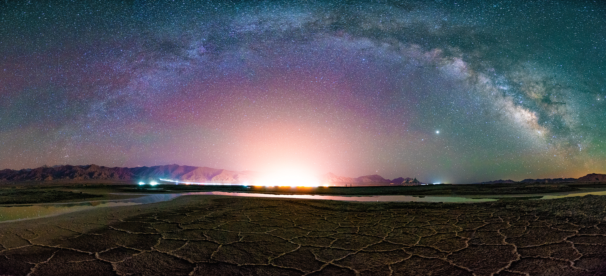 青海湖的夏夜星空