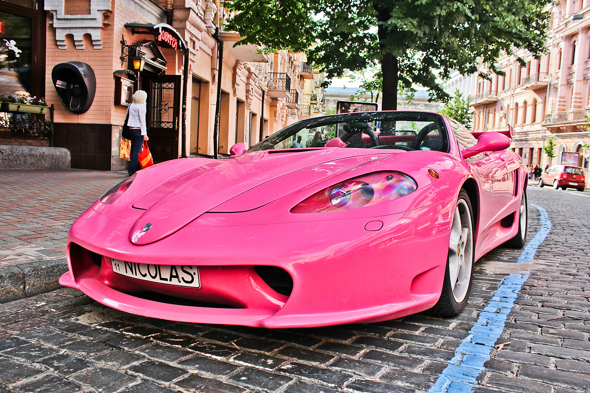 秋日生活创作季# 粉色迈凯伦是一款兼具美丽和性能的座驾,不仅仅是